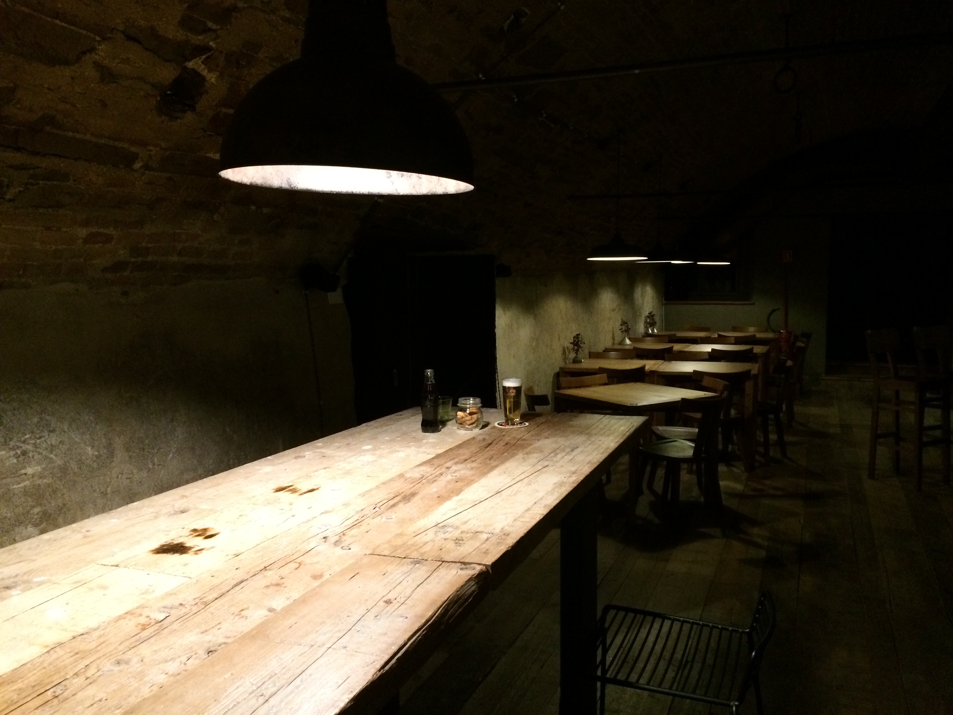 地窖酒吧“Dal Lendar”的复古与现代融合设计-10