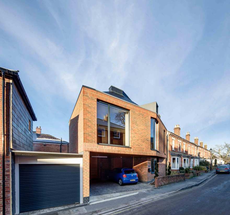 2017 年完工的“百户”住宅 | 开放生活区与三层新建筑的完美融合-7