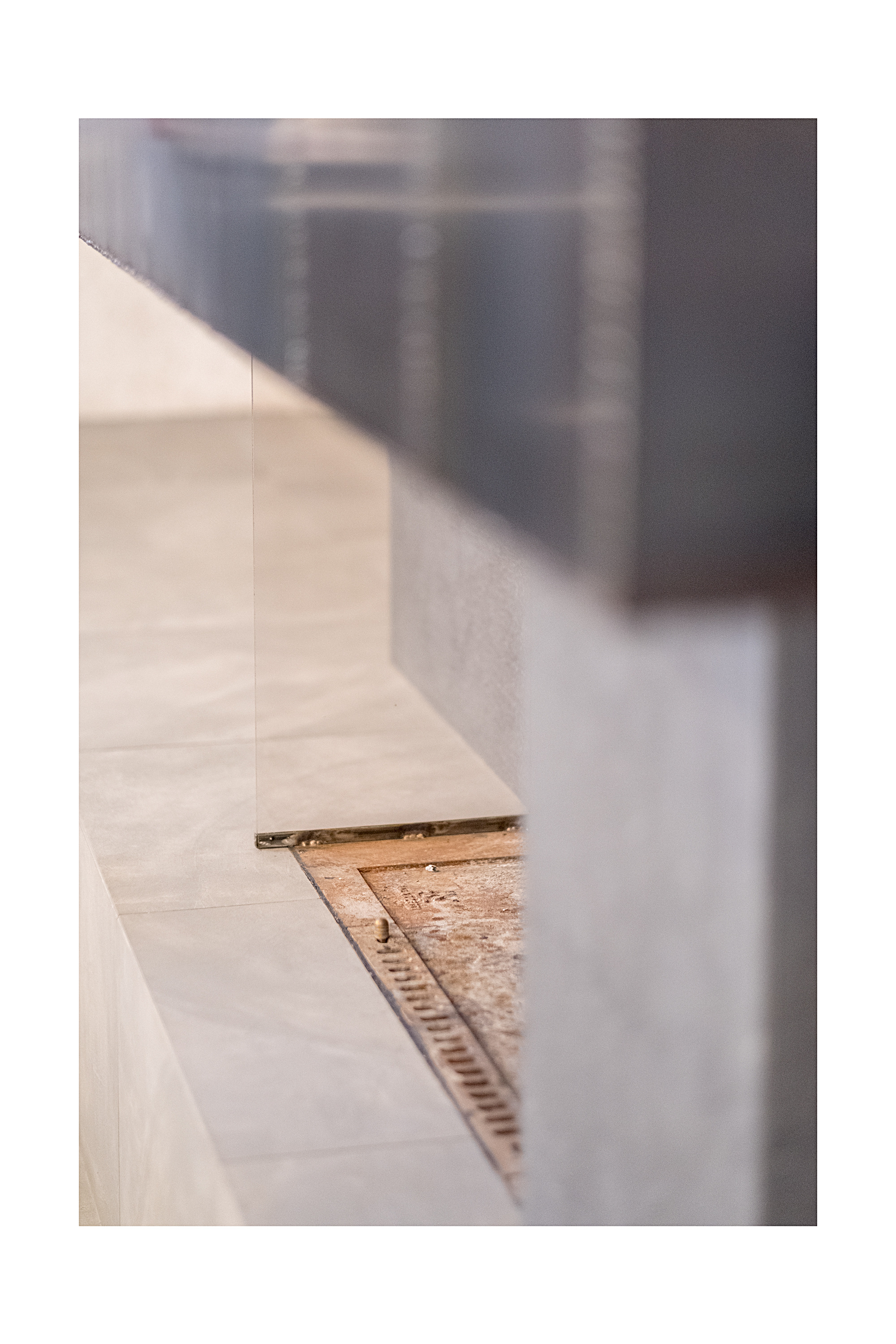 2018 年工业风黑色公寓设计-9