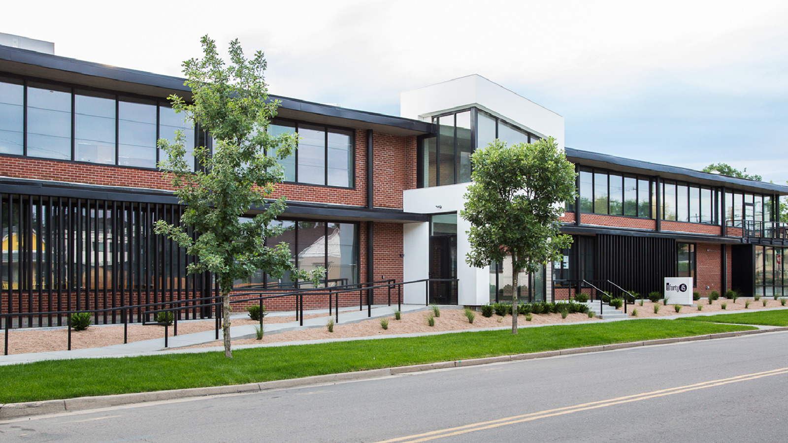 Forty45 Pecos 联合办公空间-1