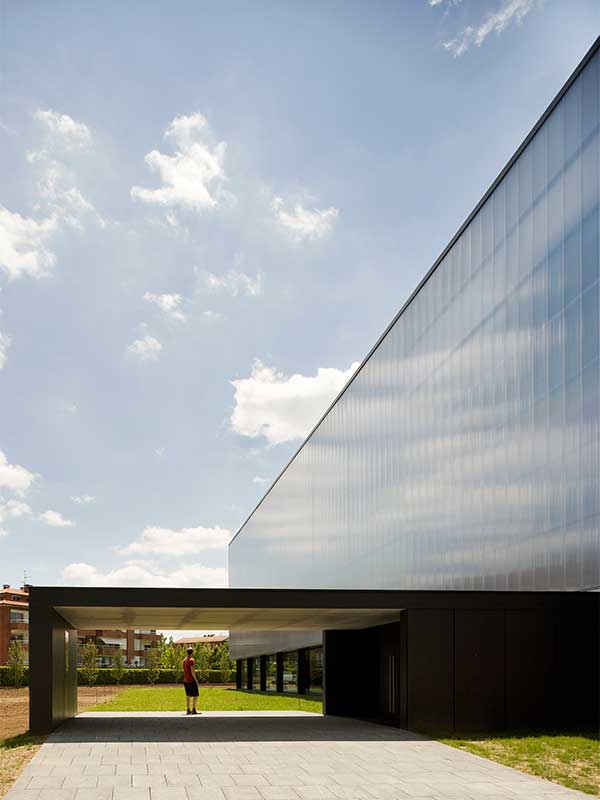 悬浮绿意 Olot 运动馆-1