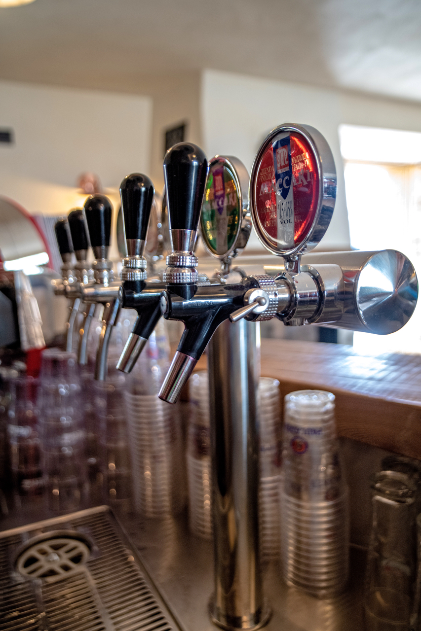 雪山之上的温馨猫舍——La Tana del Gatto 餐厅设计-56