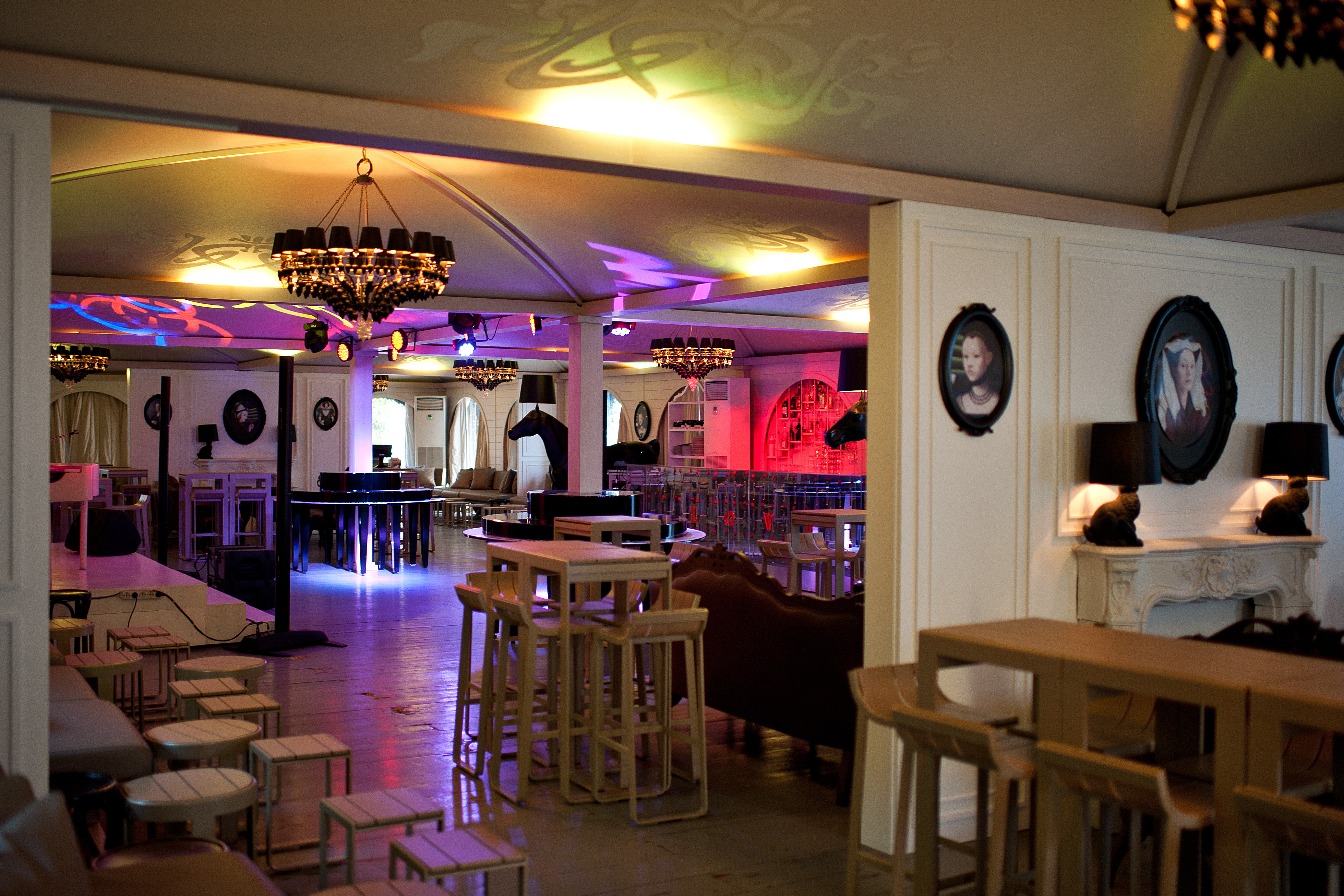 罗马 Momo 共和国酒吧餐厅 | 复古与时尚的完美结合-5