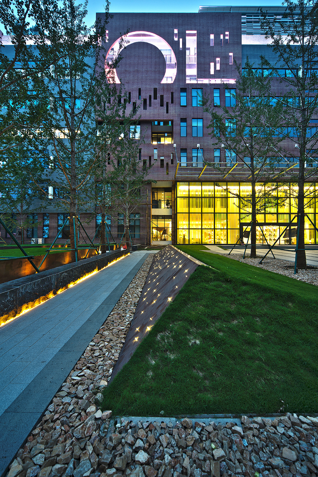 OL 总部 | 园林景观与办公空间的完美融合-2