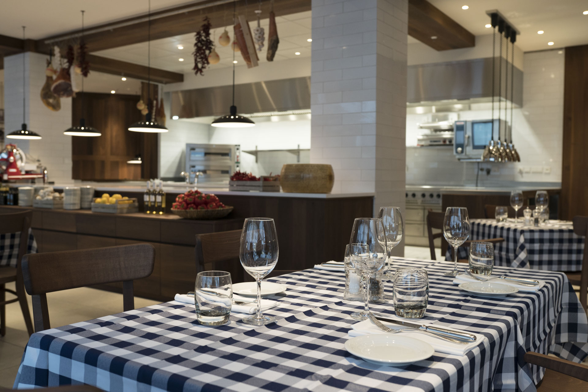 2017 年完成的 Hotel Estrel Portofino 餐厅室内设计-35