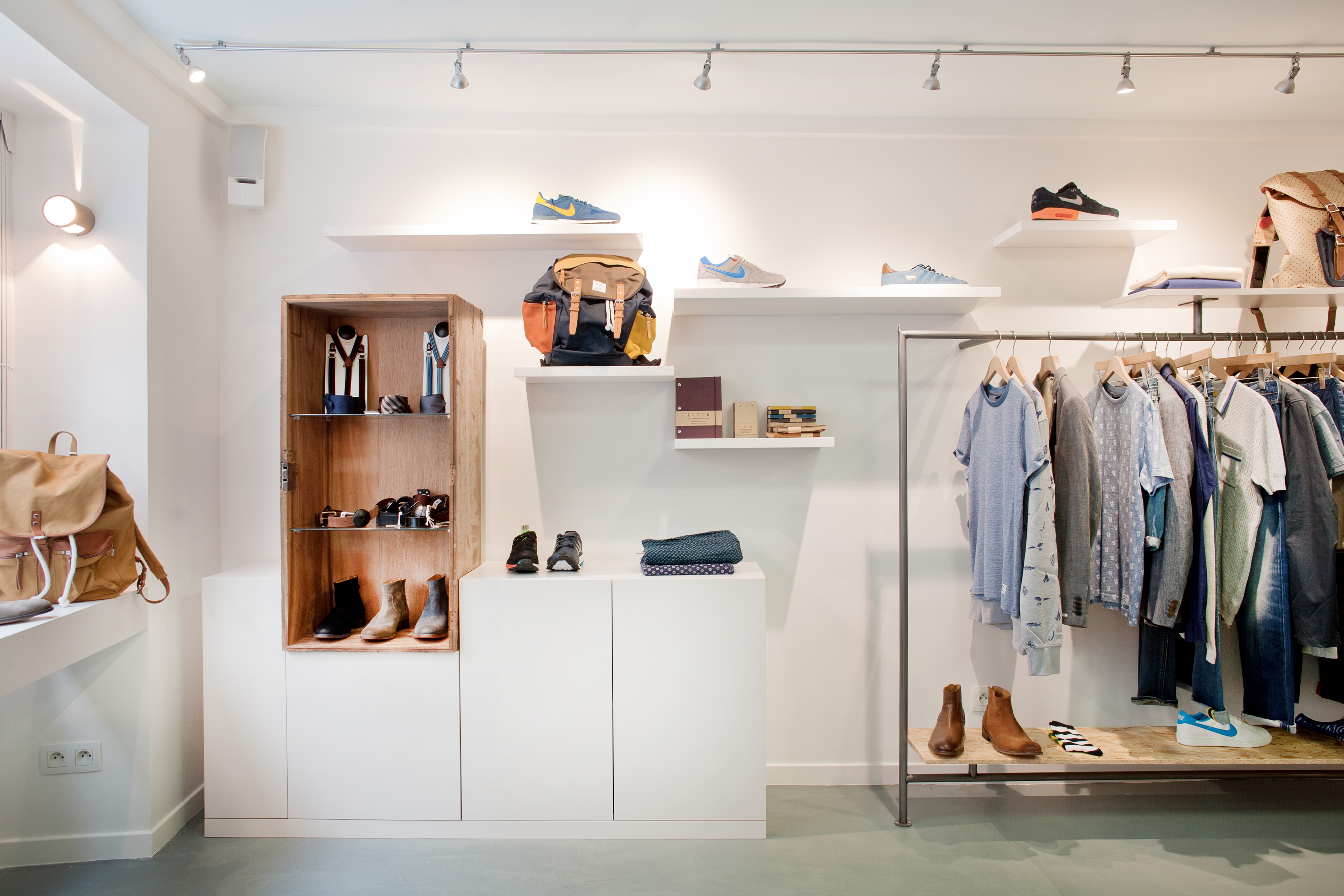 2014 年完成的 Naxor 品牌展示店室内设计-11