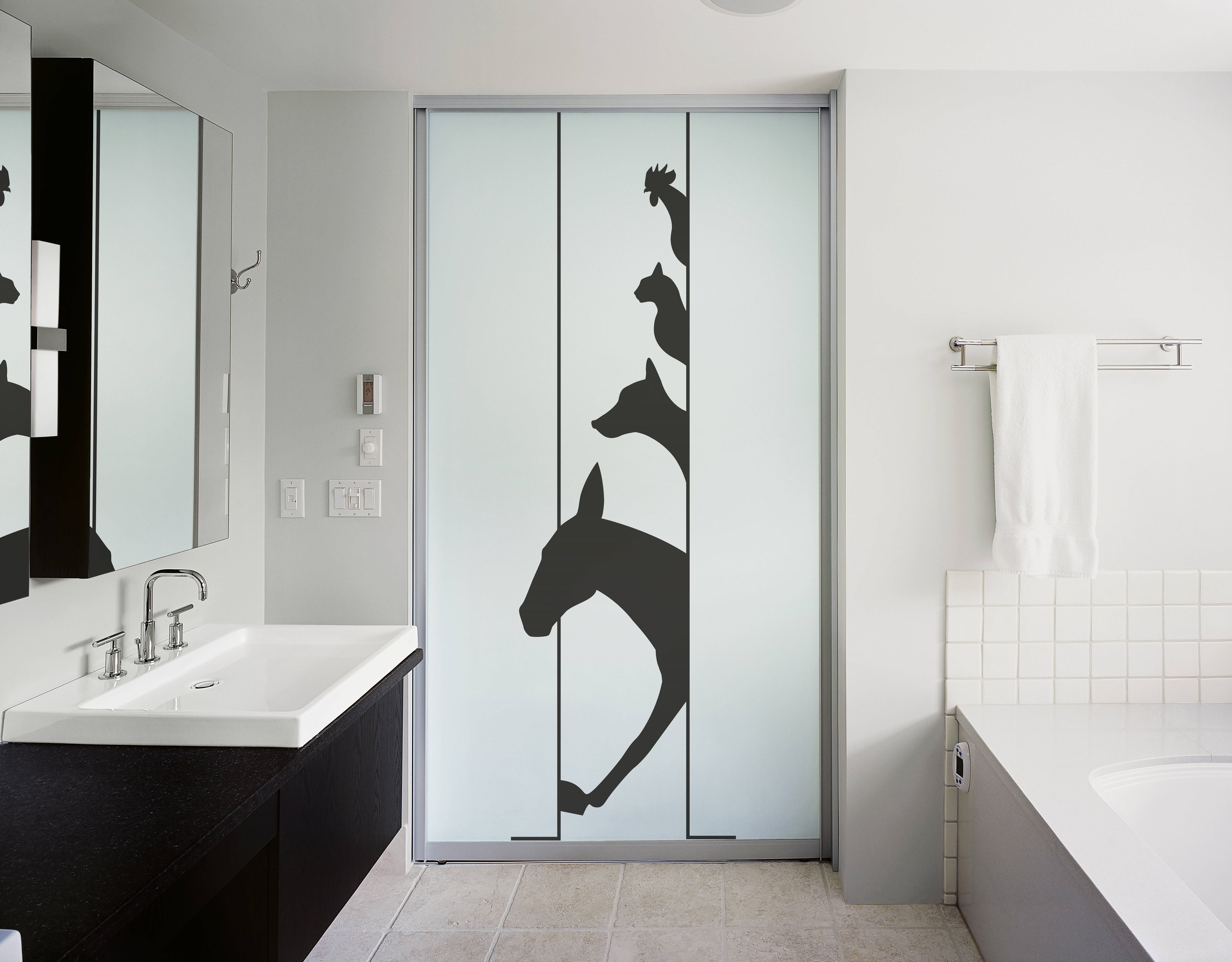 黑色调玻璃隔断打造现代复式公寓-15