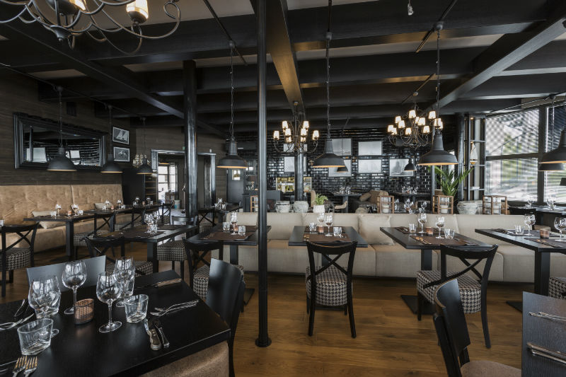 芬兰最大游艇码头餐厅翻新，打造年轻时尚的海鲜牛排馆-10