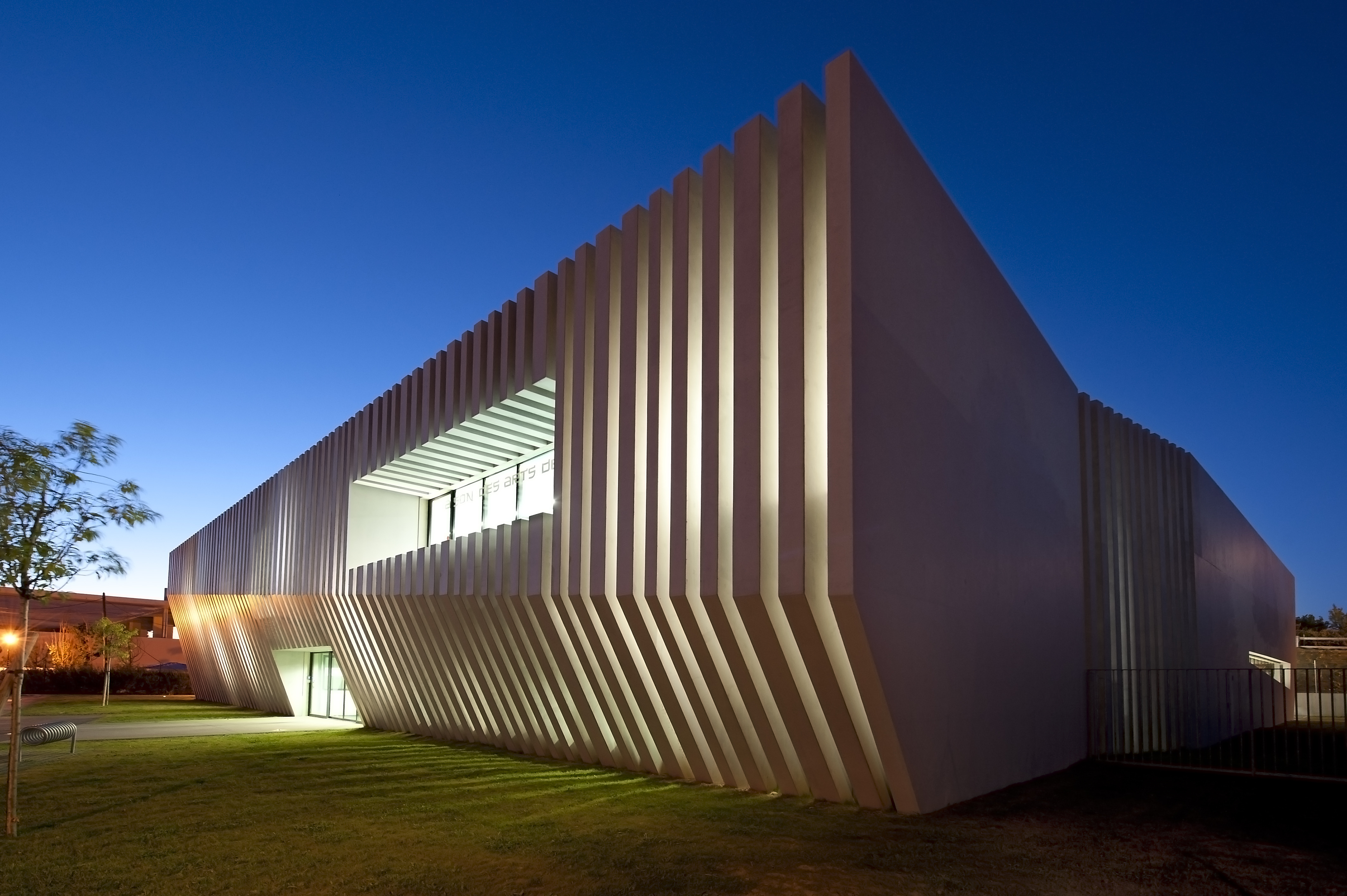 艾克斯艺术战斗之家 | 智慧谦卑的晶体-9