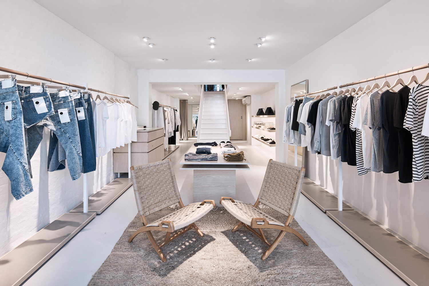 澳大利亚 Bassike 帕丁顿旗舰店转型，极简风格融入混凝土庭院-13