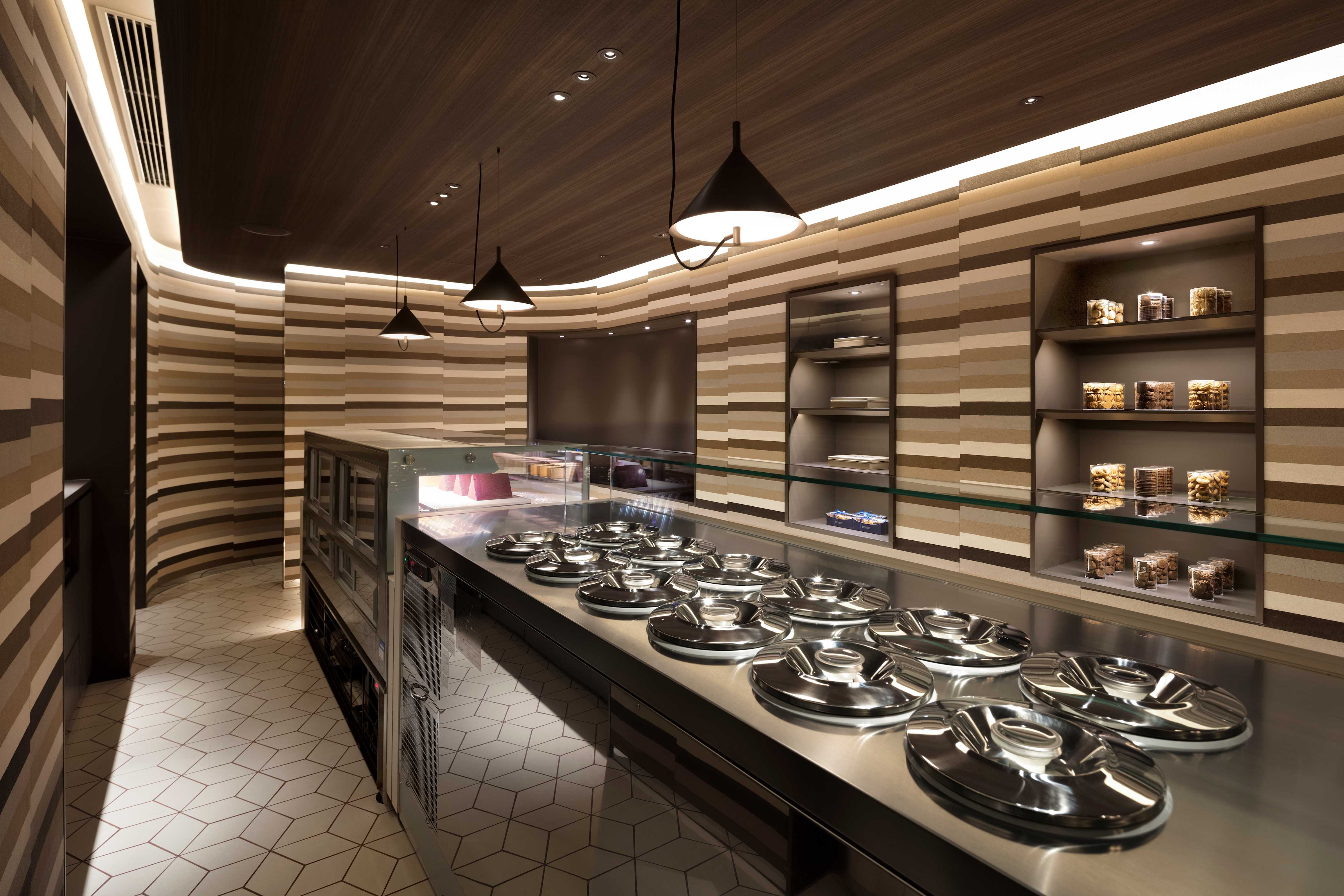 东京吉祥寺冰淇淋巧克力店，柔和色彩营造放松氛围-9