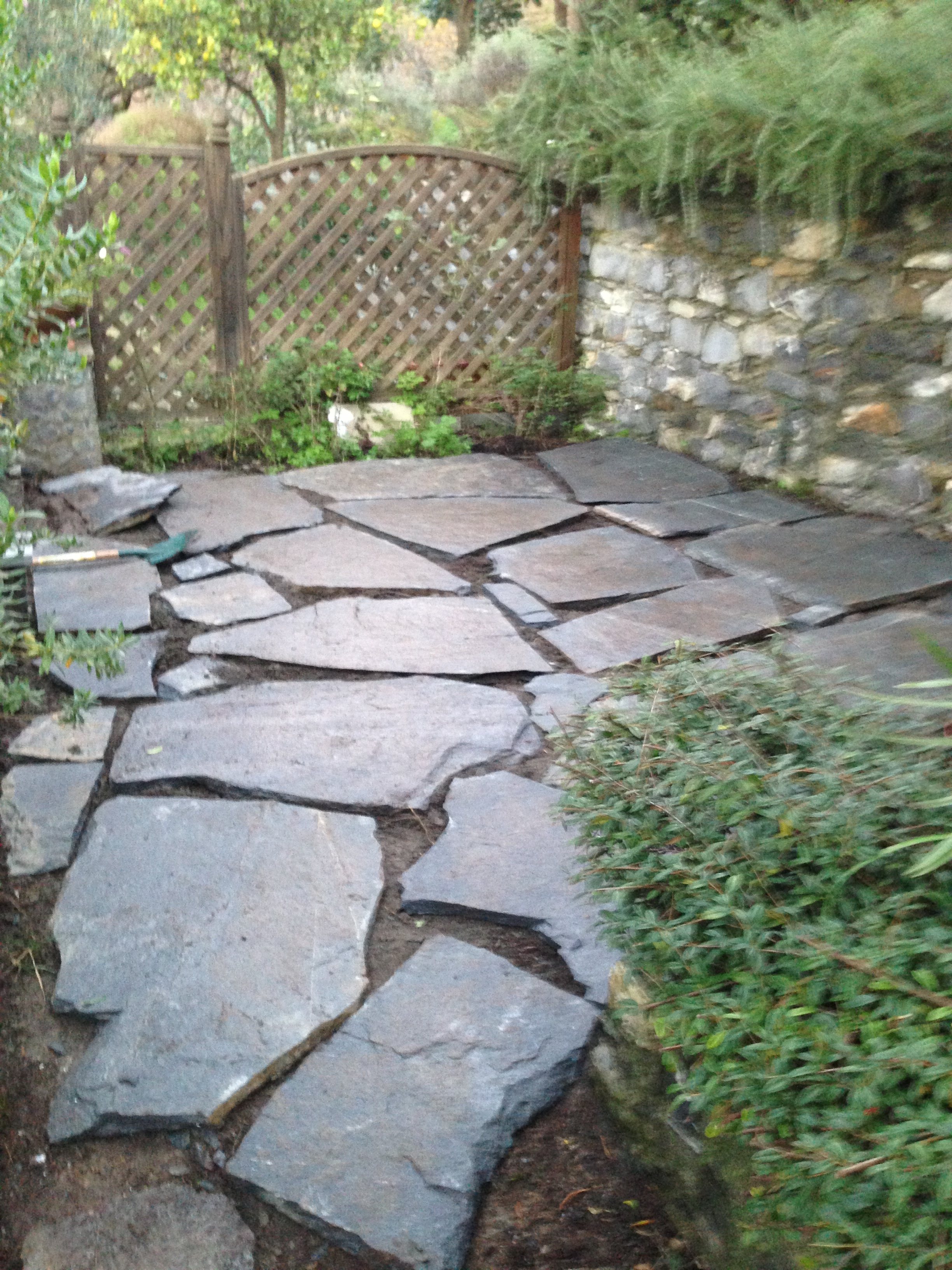 2015 年完成的地下室公寓重建与外部区域调整-28