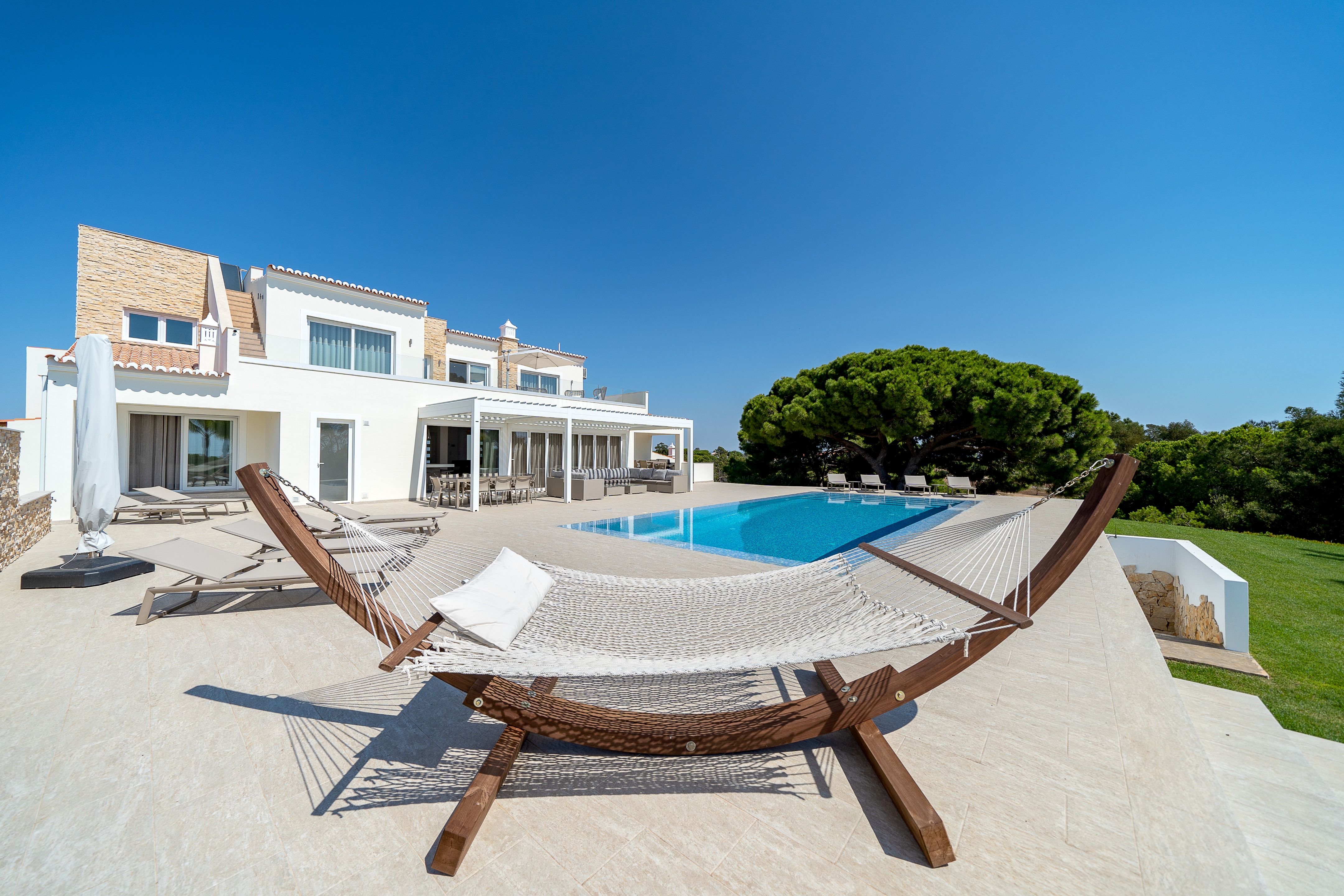 Simple Taste 团队打造的金色眼睛别墅室内设计-18