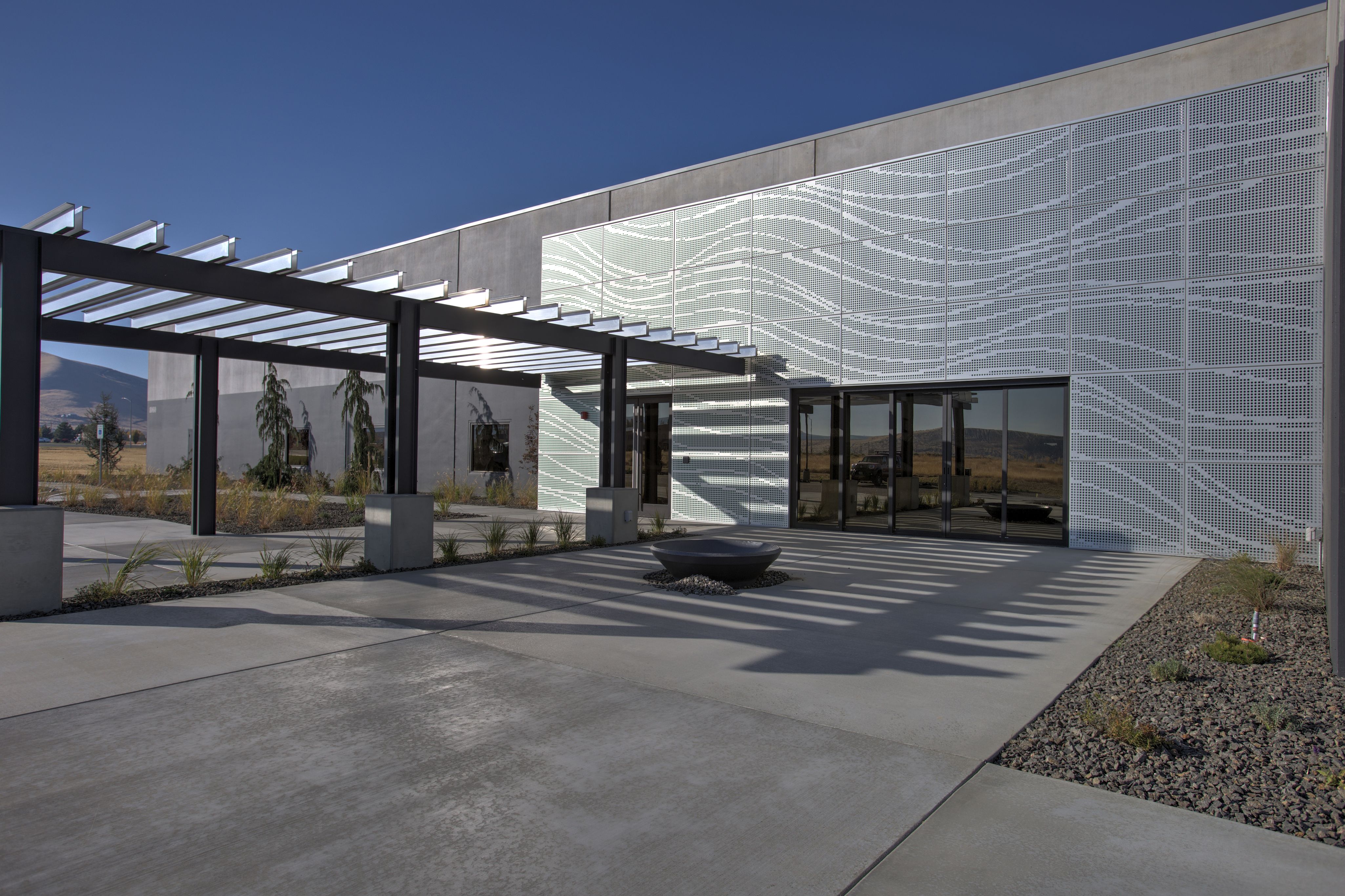 双峡谷酒厂的定制金属面板设计-5