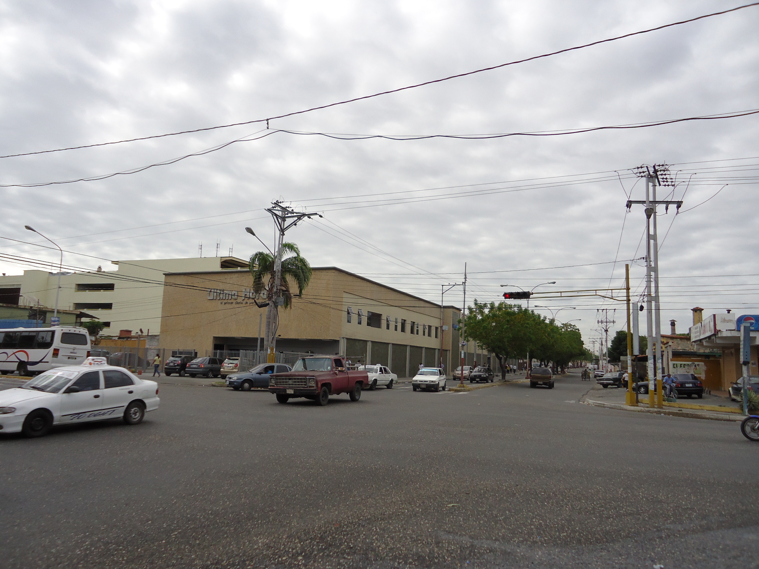 2009 年完工的复合媒体办公大楼设计-3