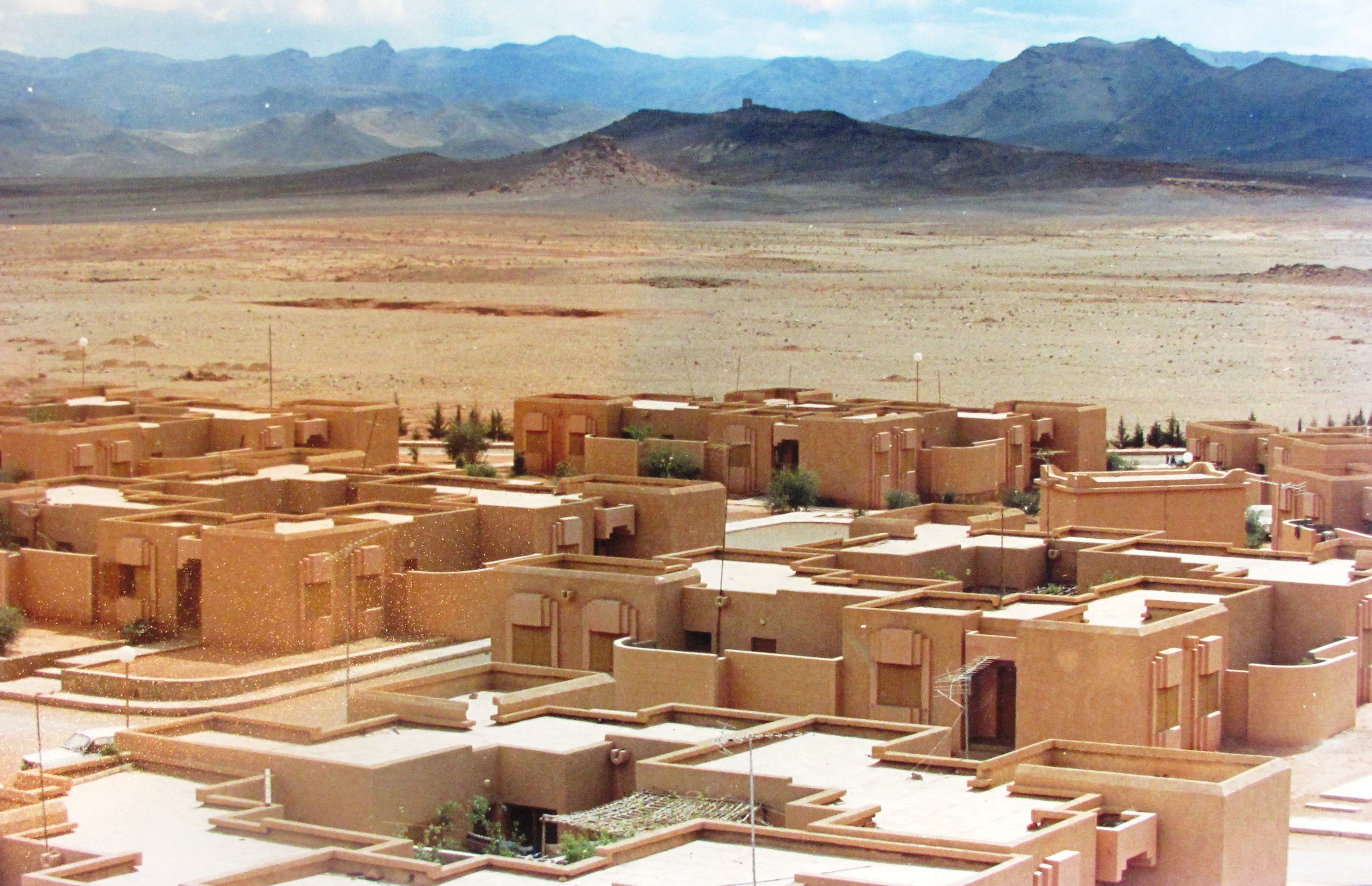 融合本土风格的摩洛哥矿工村庄设计-8