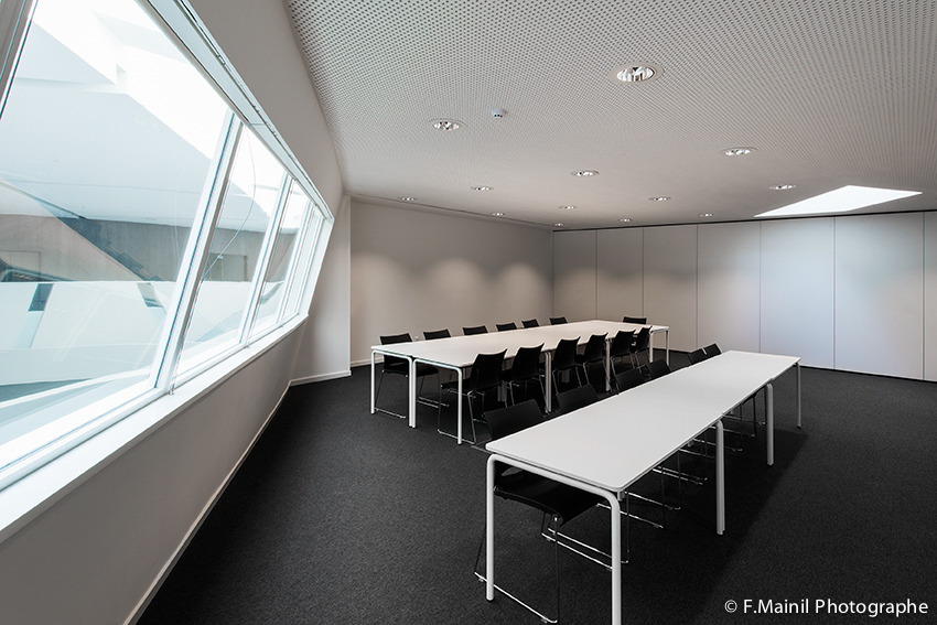 2015 年完成的比利时蒙斯市政府大楼室内设计-19