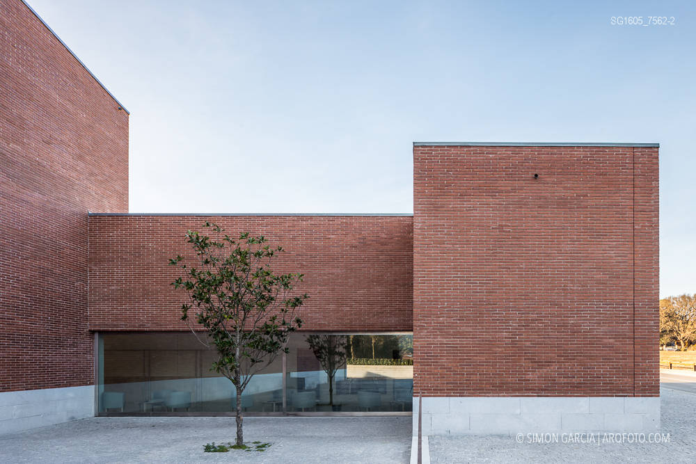 阿尔瓦罗·西扎的 Llinars 音乐厅-11