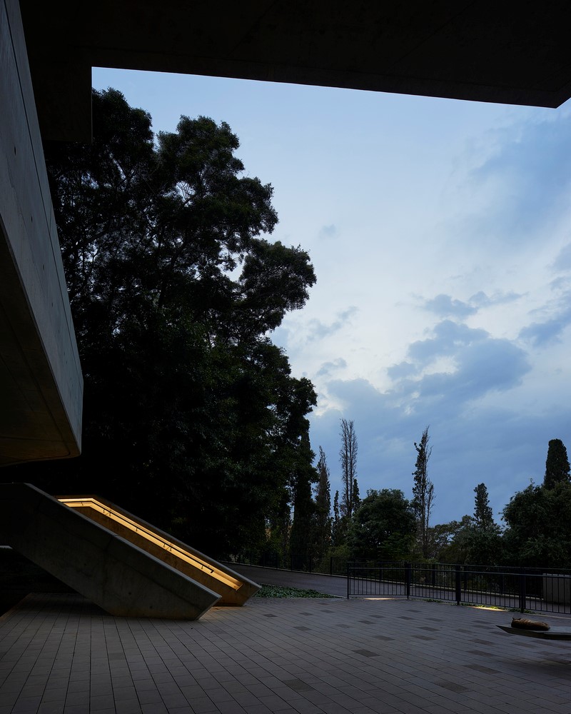 伊萨姆·法里斯研究所-16