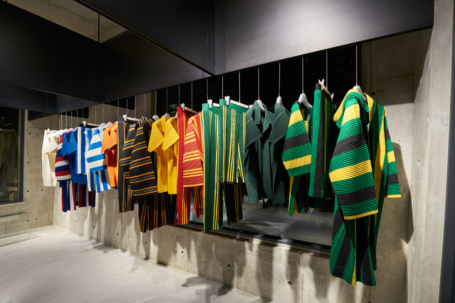 福川忠雄打造混凝土空间，展现宫崎骏褶皱男装系列-9