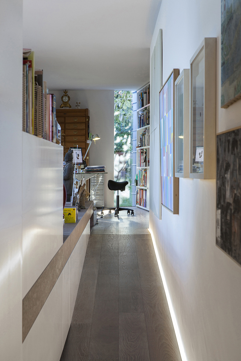 意大利马焦雷湖畔的翻新单家庭住宅-12