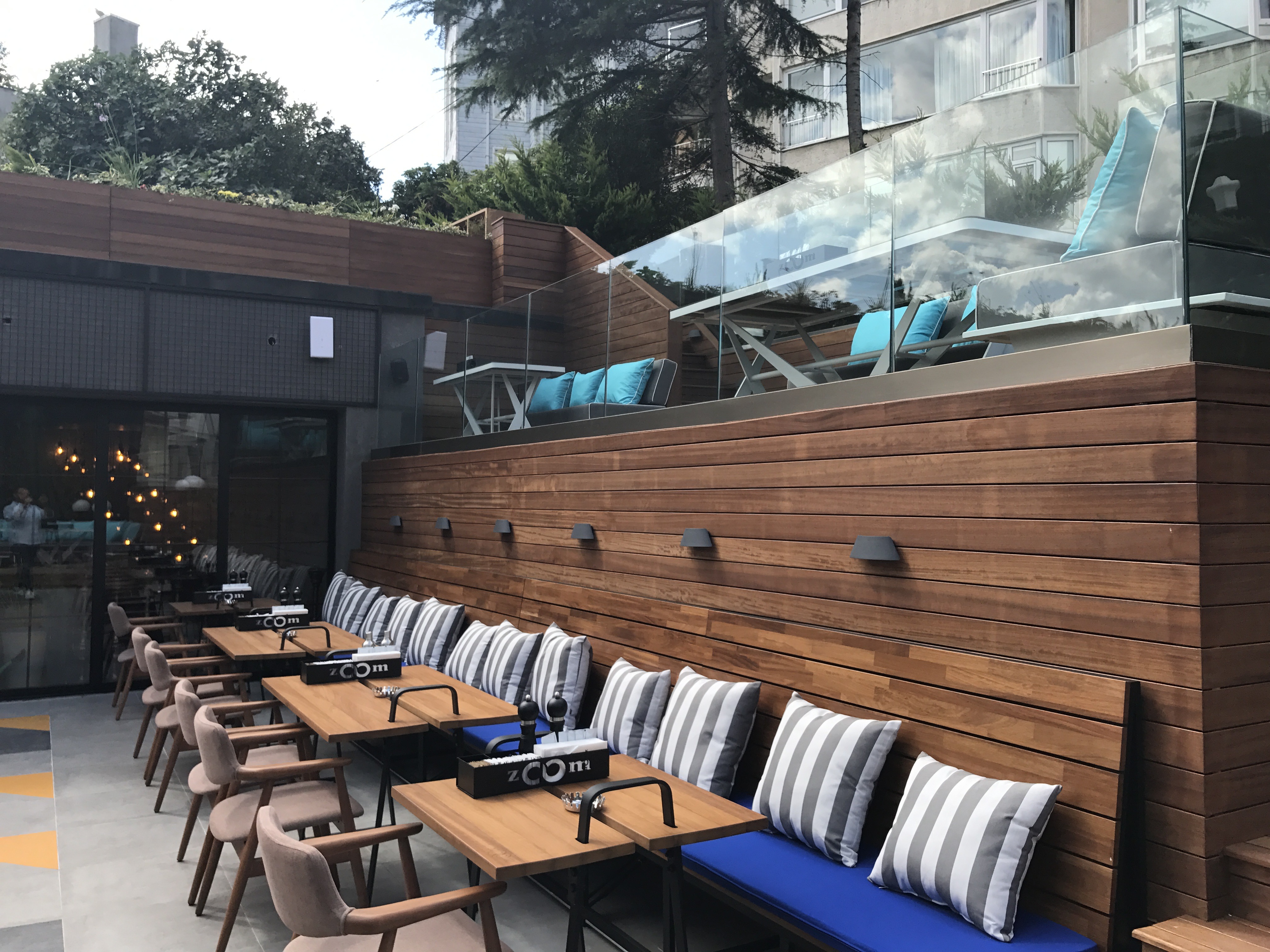 2017 年完成的 ZOOM 咖啡餐厅室内设计案例-27