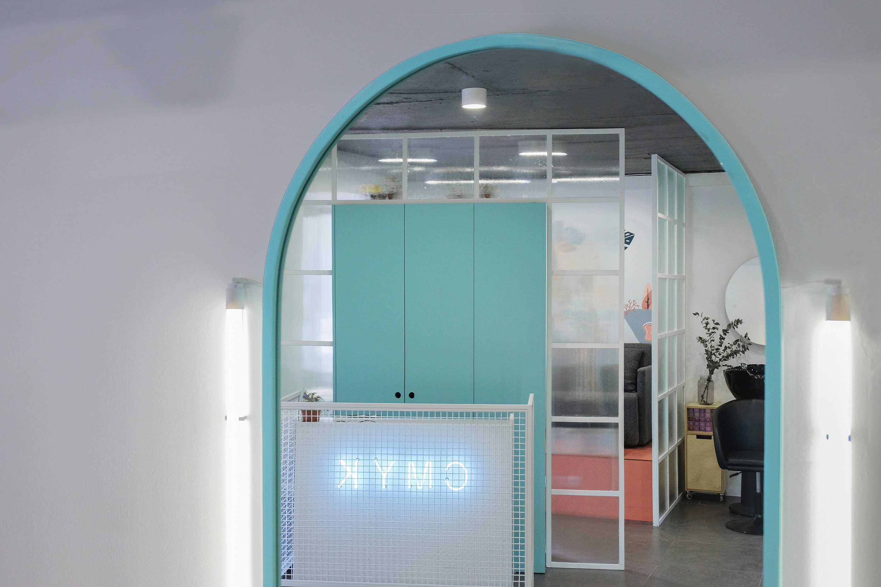 CMYK 色彩美学，打造梦幻美容院-8