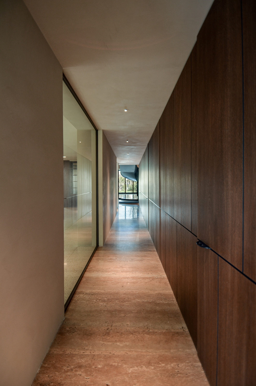 2018 年完成的意大利 60 年代住宅翻新设计-11