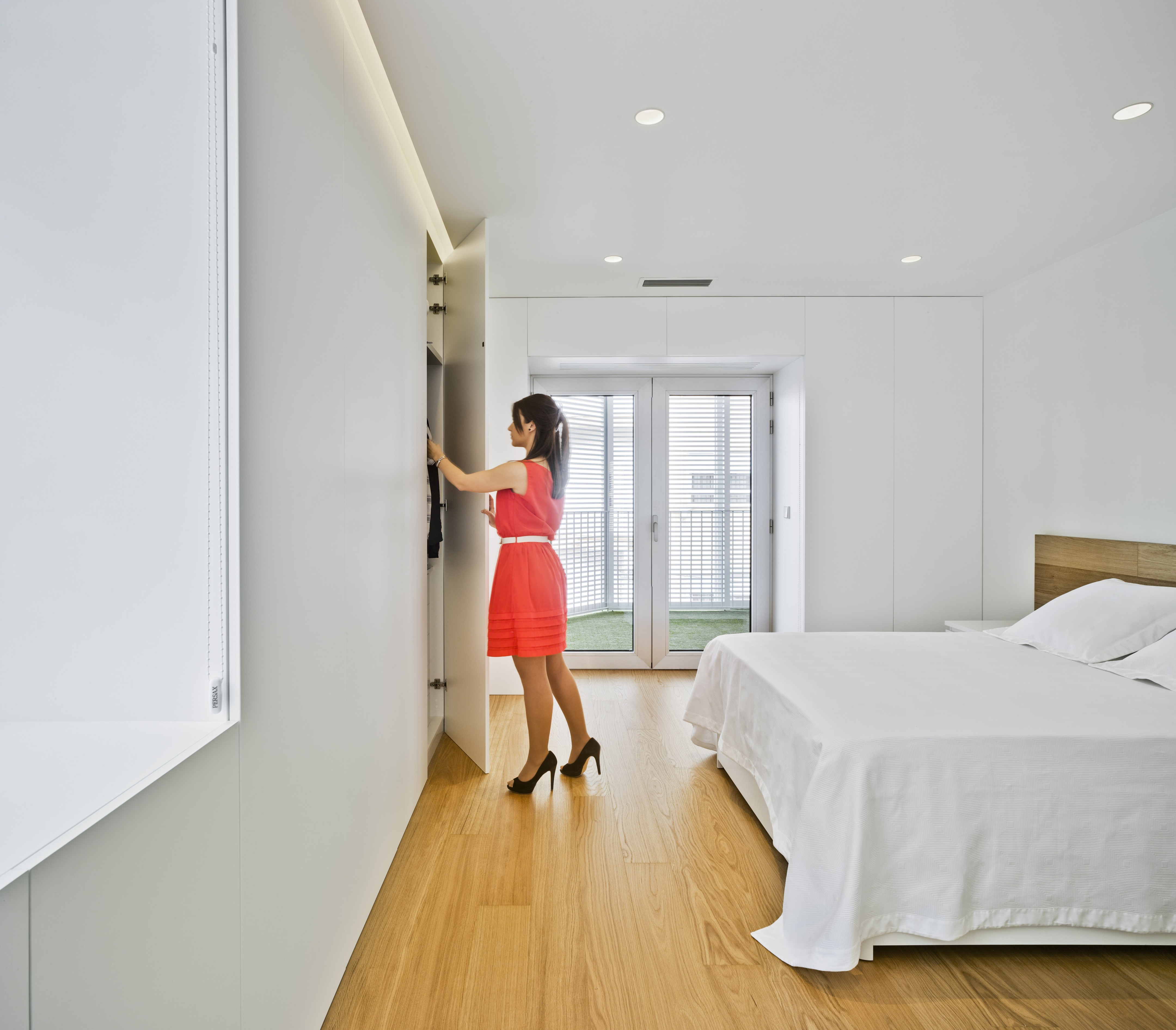 空间优化与功能融合的西班牙住宅改造-12