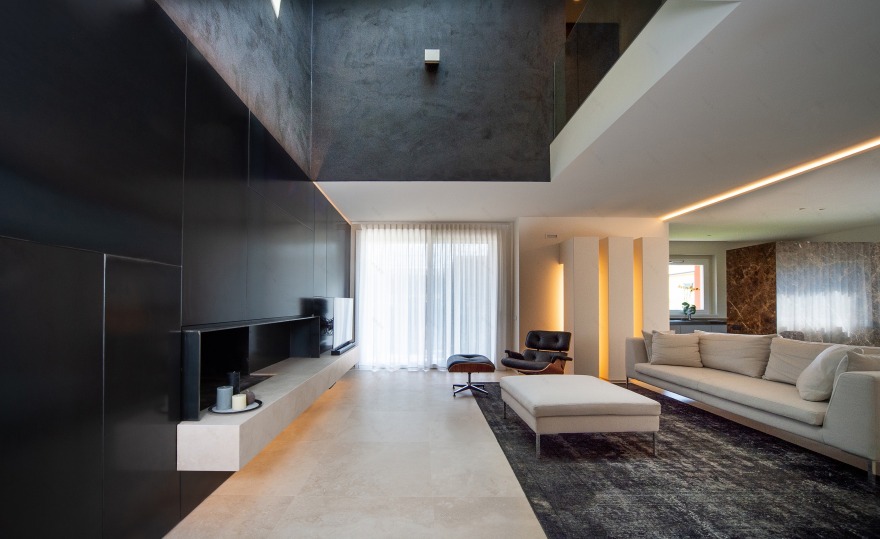 带天窗的别墅-7