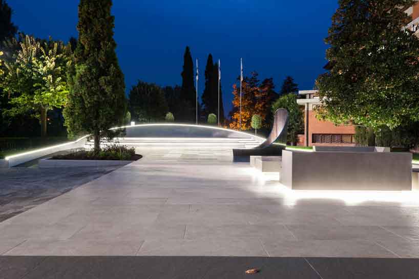 意大利知名建筑师打造户外展示空间，连接室内外元素-7