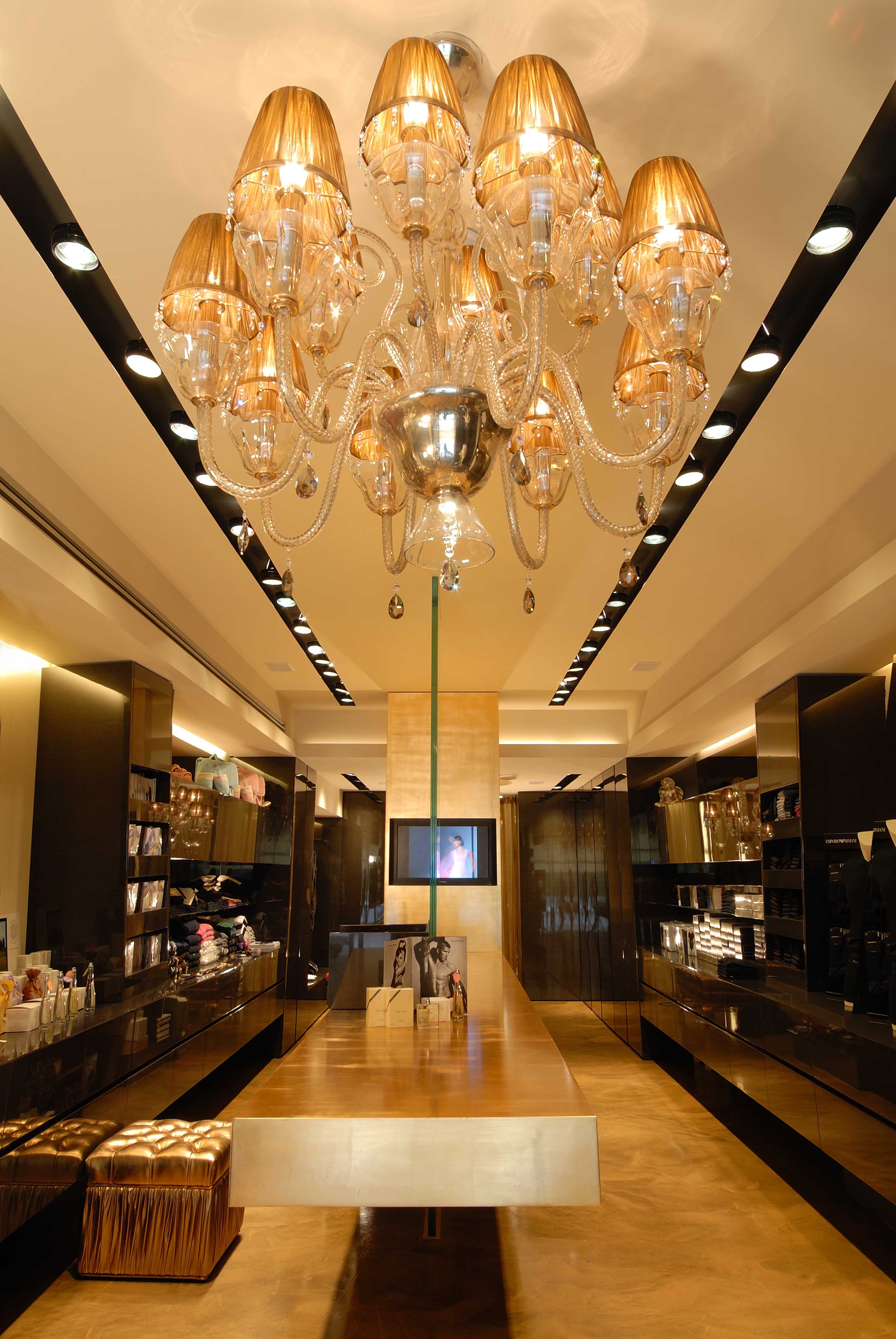 历史中心精致融合风格,金叶点缀 EMOZIONI boutique-1