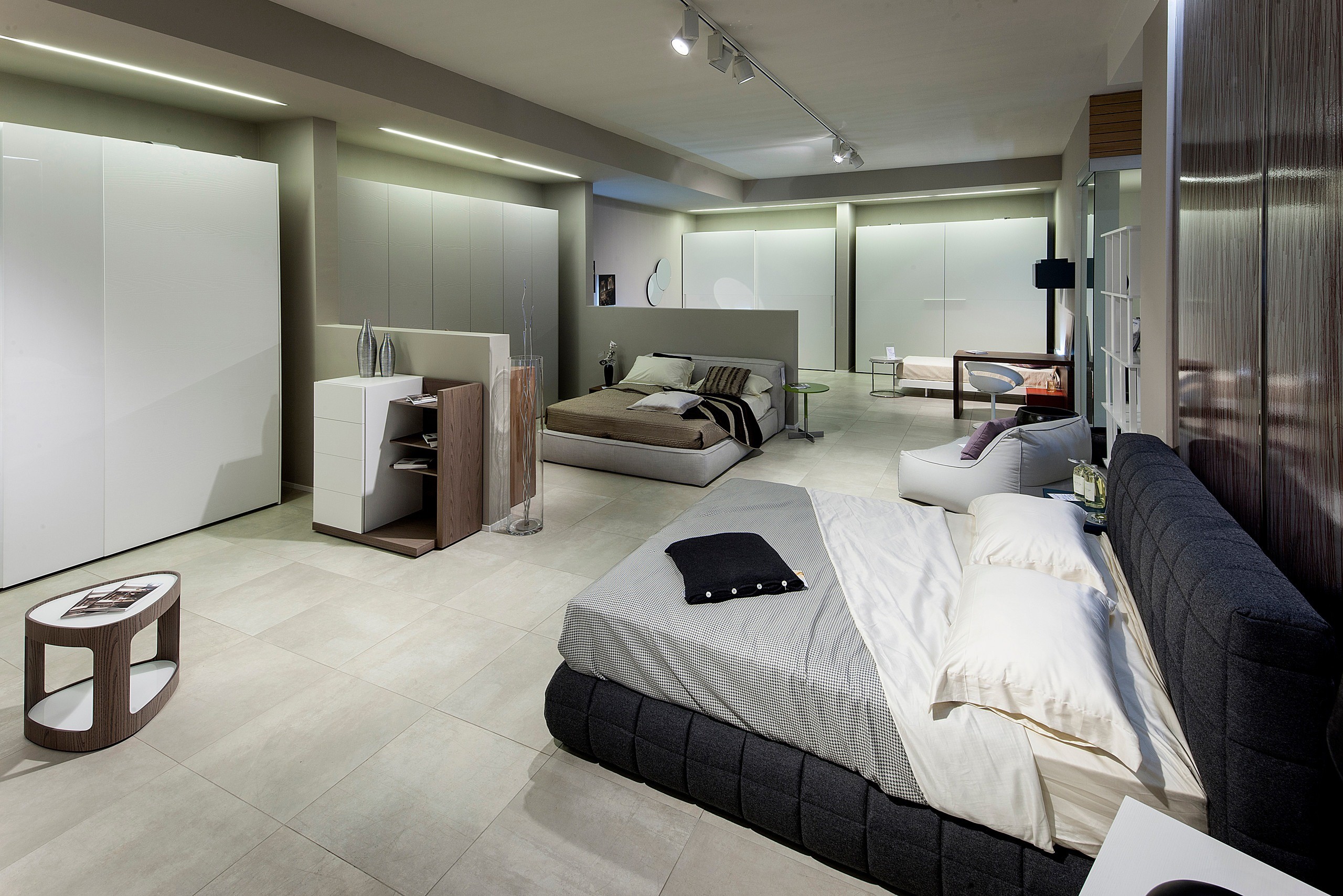 2013 年意大利家具展厅室内设计案例-13