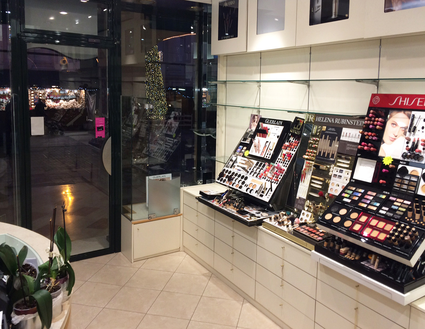 历史建筑中的香氛店重生-3