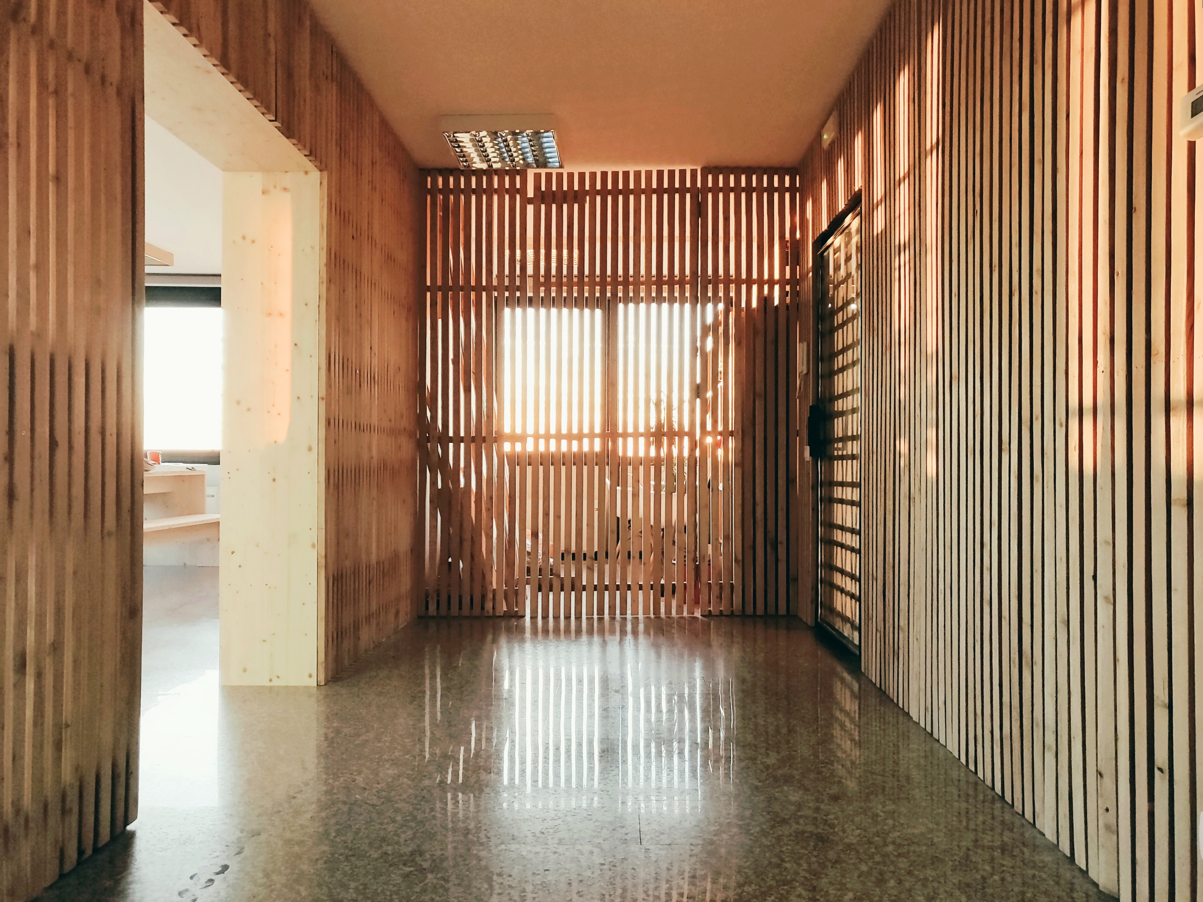 意式简约办公室设计，打造高效工作空间-6