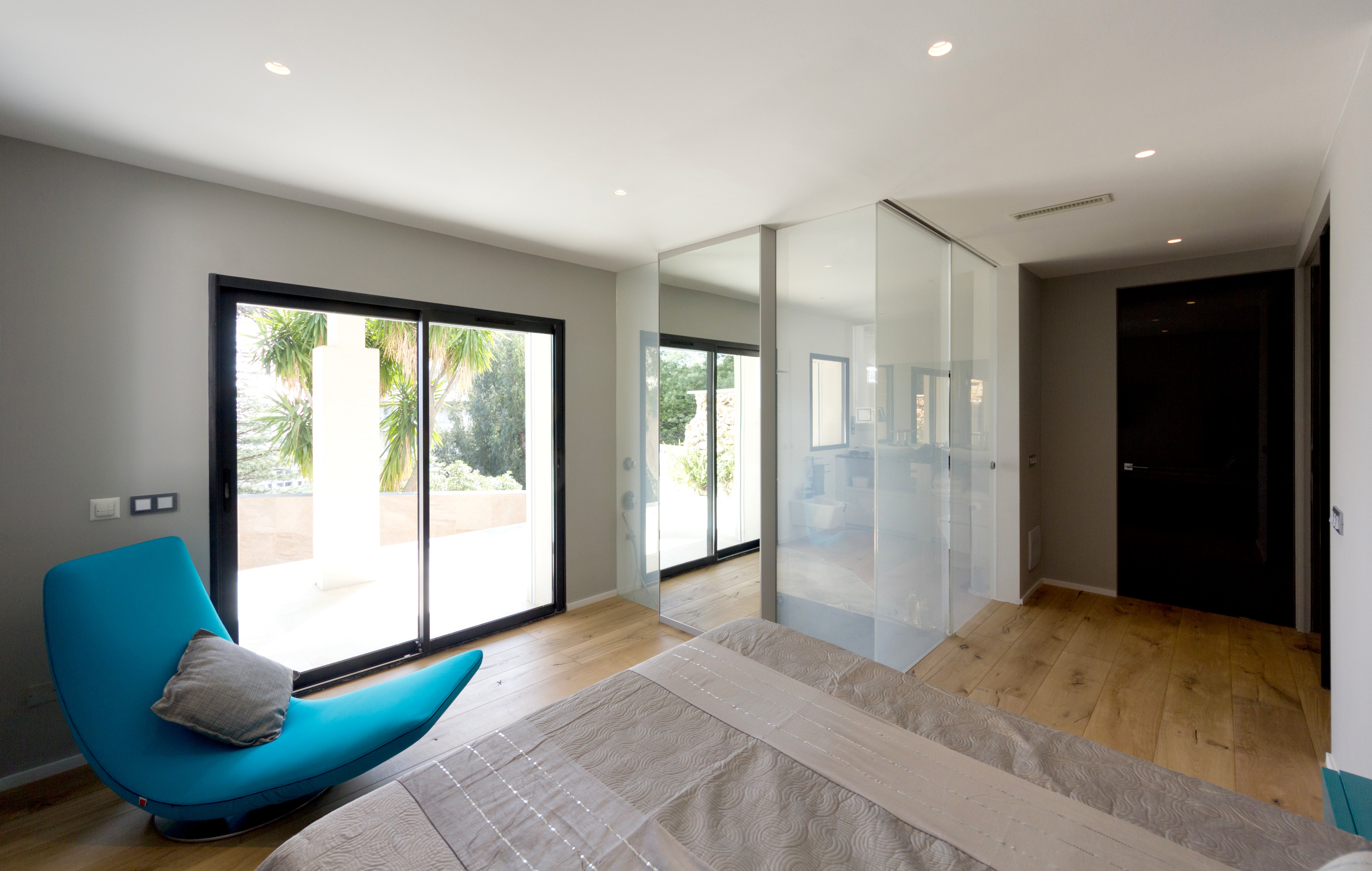 2017 年完成！Cannes 别墅重建项目-15