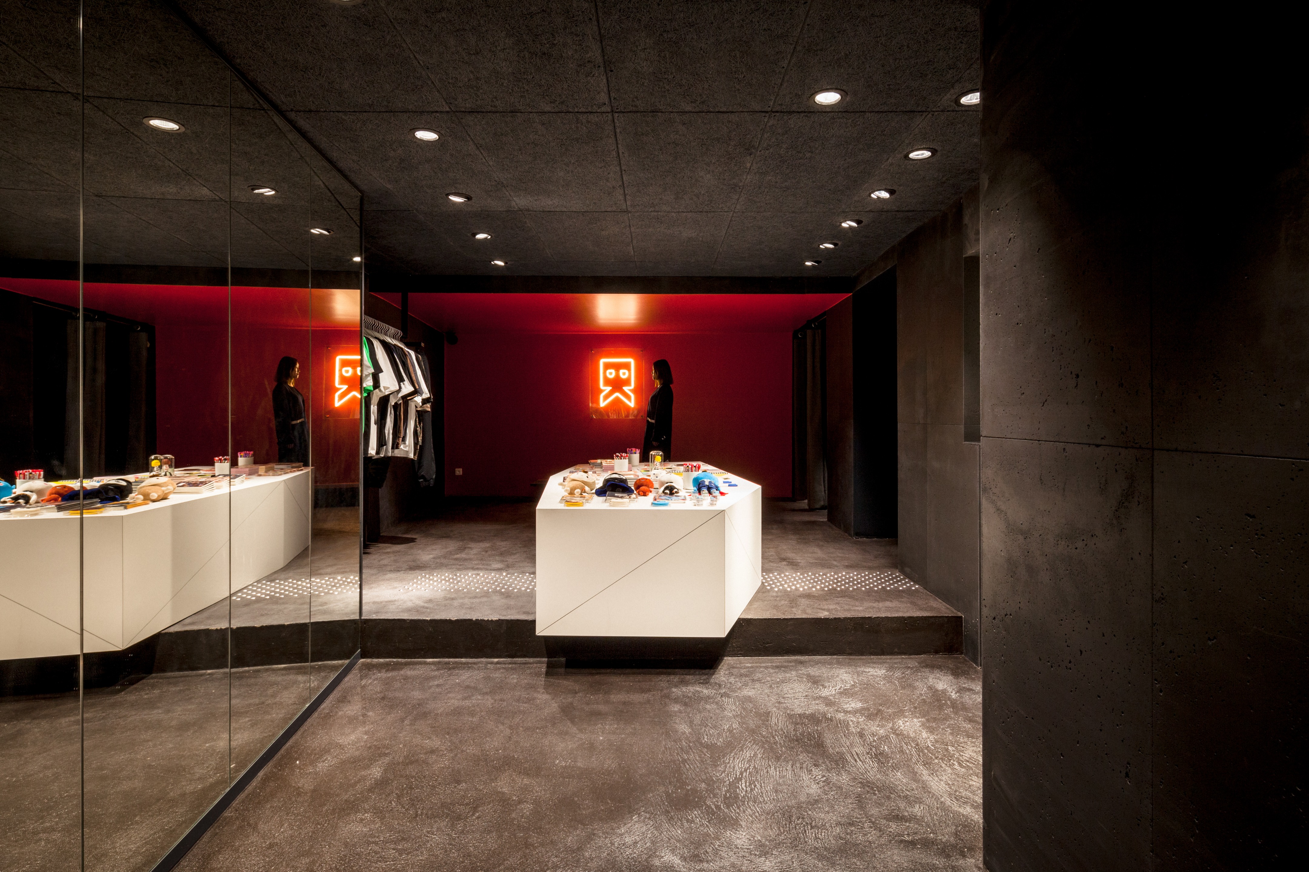 巴黎“Besides Kimchi”概念店 韩风潮流新地标-26