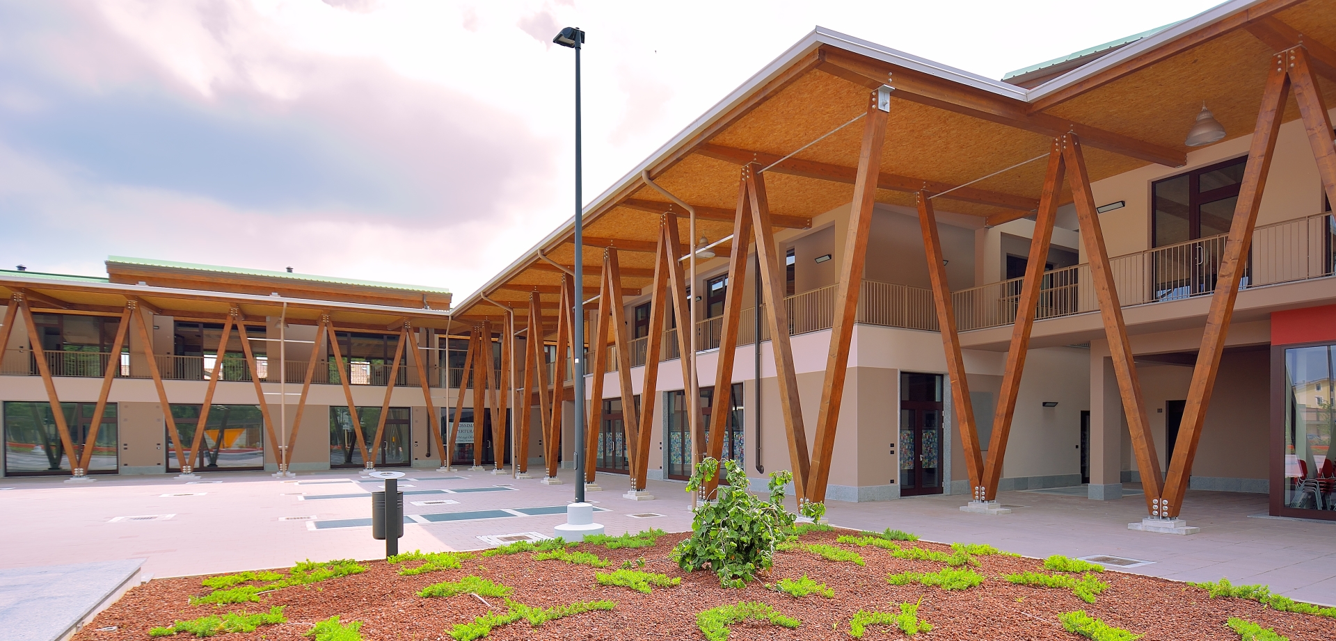 意大利北部城市广场重建,公共空间焕发新生-4