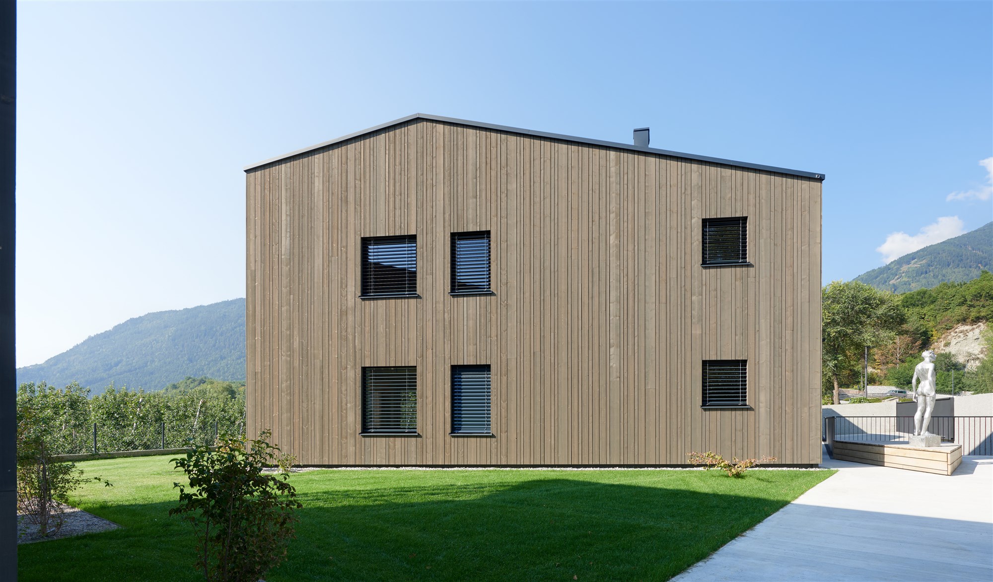 传统与现代共融的意大利木质住宅-14