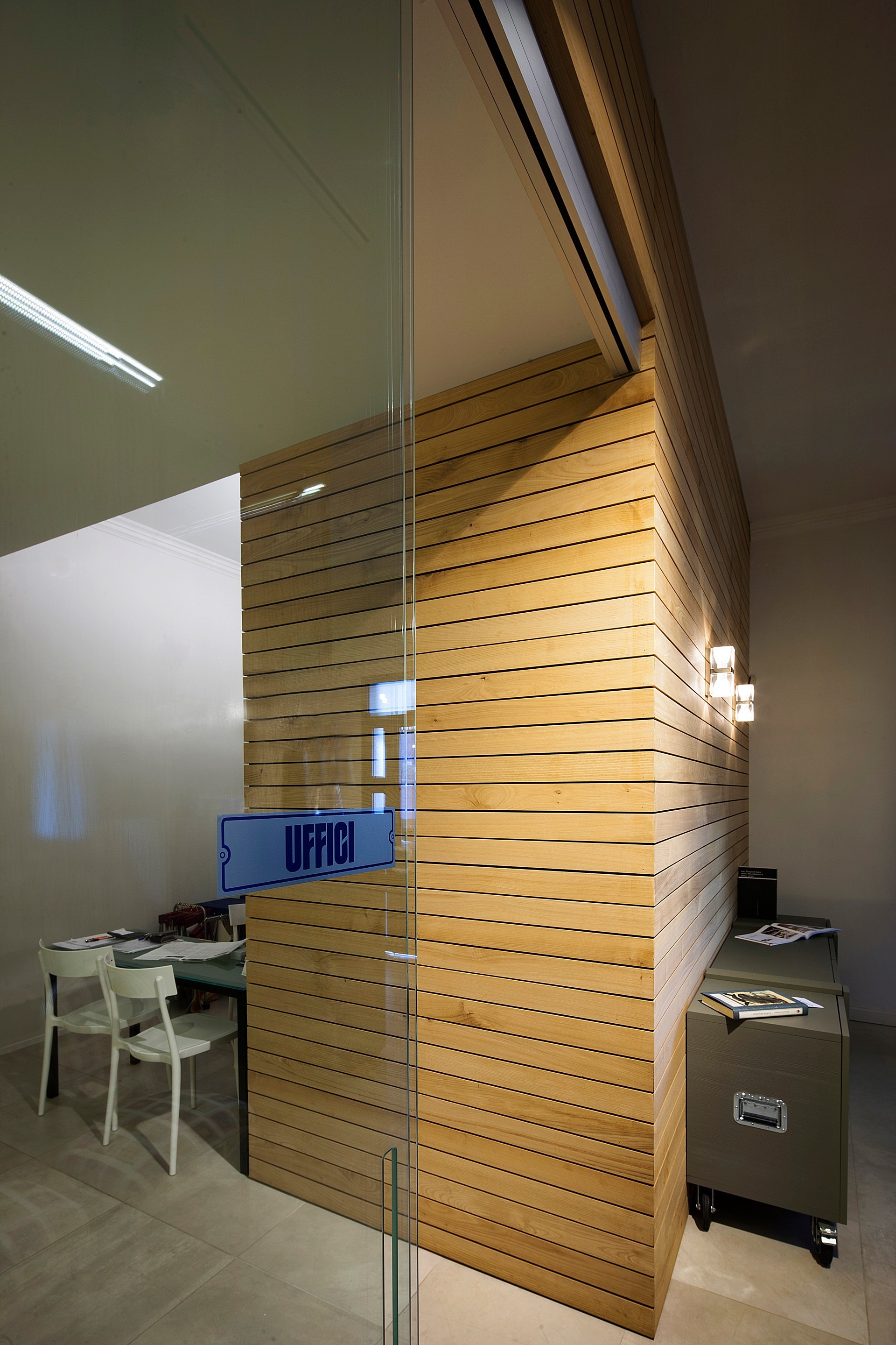 2013 年意大利家具展厅室内设计案例-16