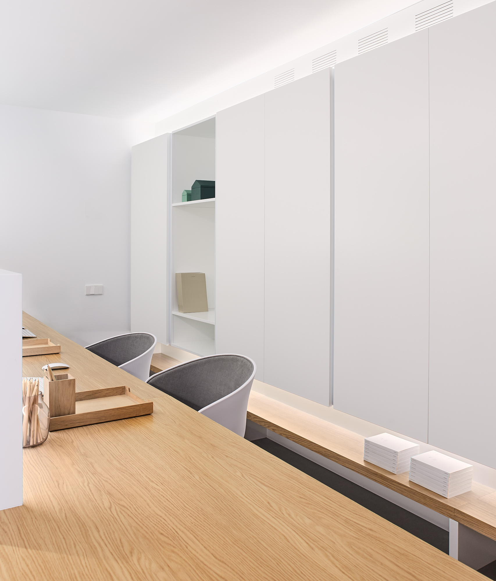 巴塞罗那专科医院温馨舒适室内设计-1