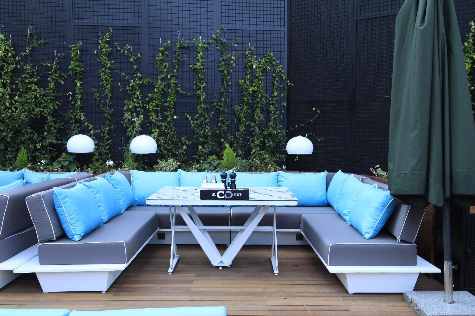 2017 年完成的 ZOOM 咖啡餐厅室内设计案例-8