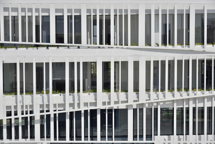 基什双层壳绿色办公建筑-7