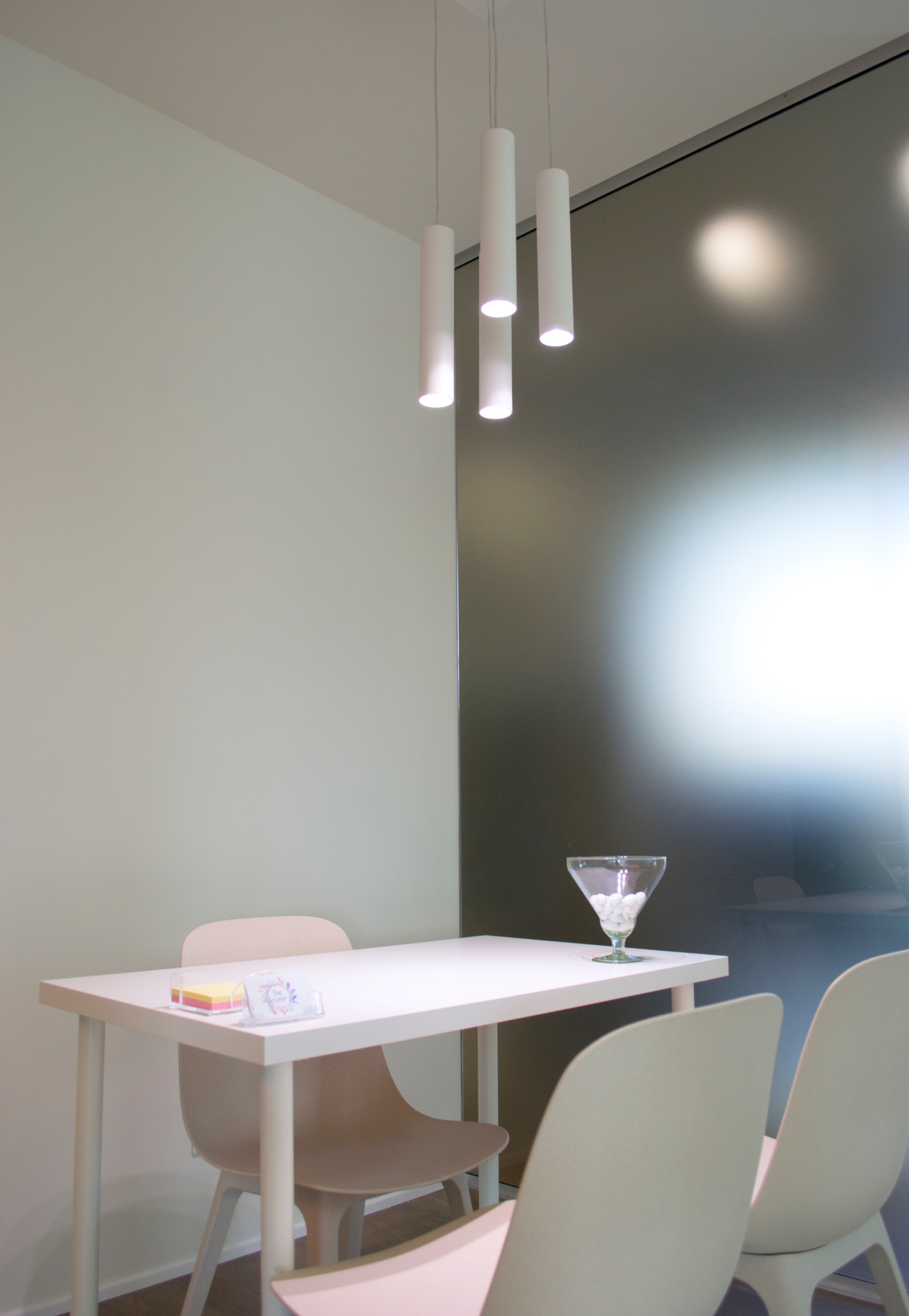 重塑 80 年代住宅底商,打造现代婚庆服饰店-6