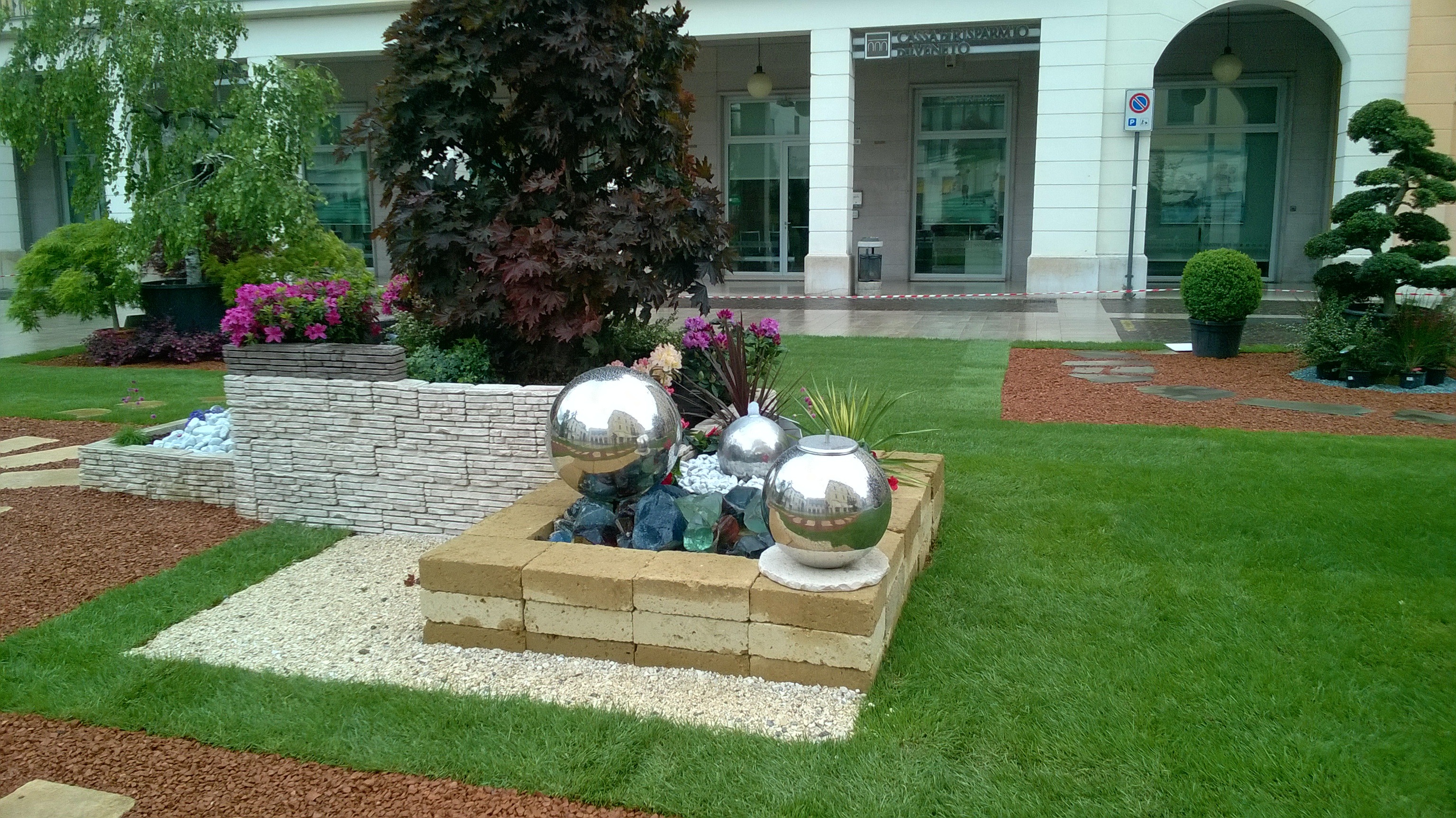 2016 年意大利公共广场家具定制案例-15