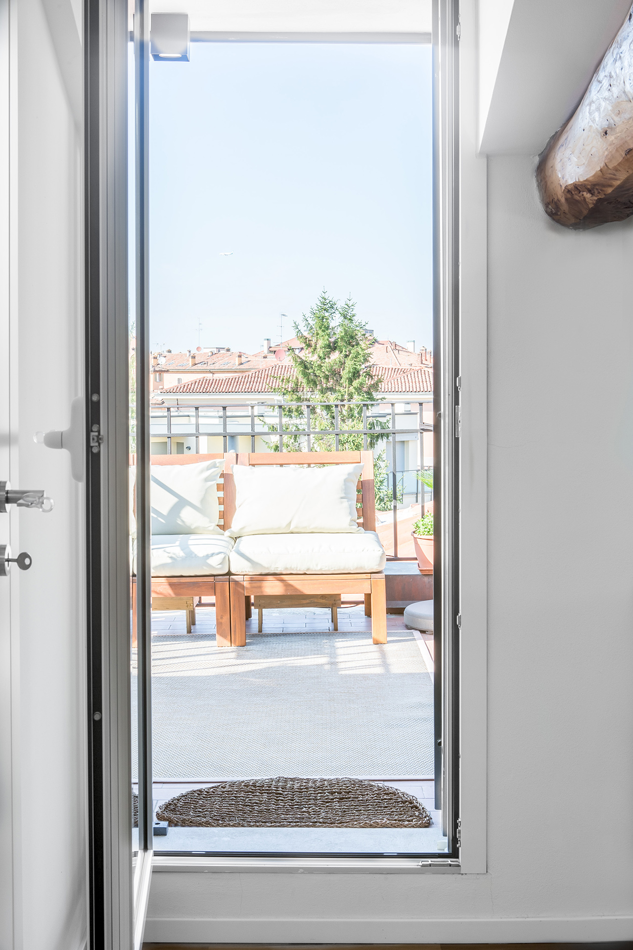 绿意盎然的历史建筑顶层公寓改造-18