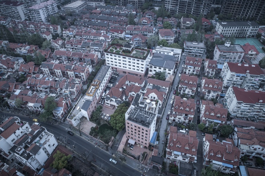 上海百年别墅变身为现代共享办公空间-0