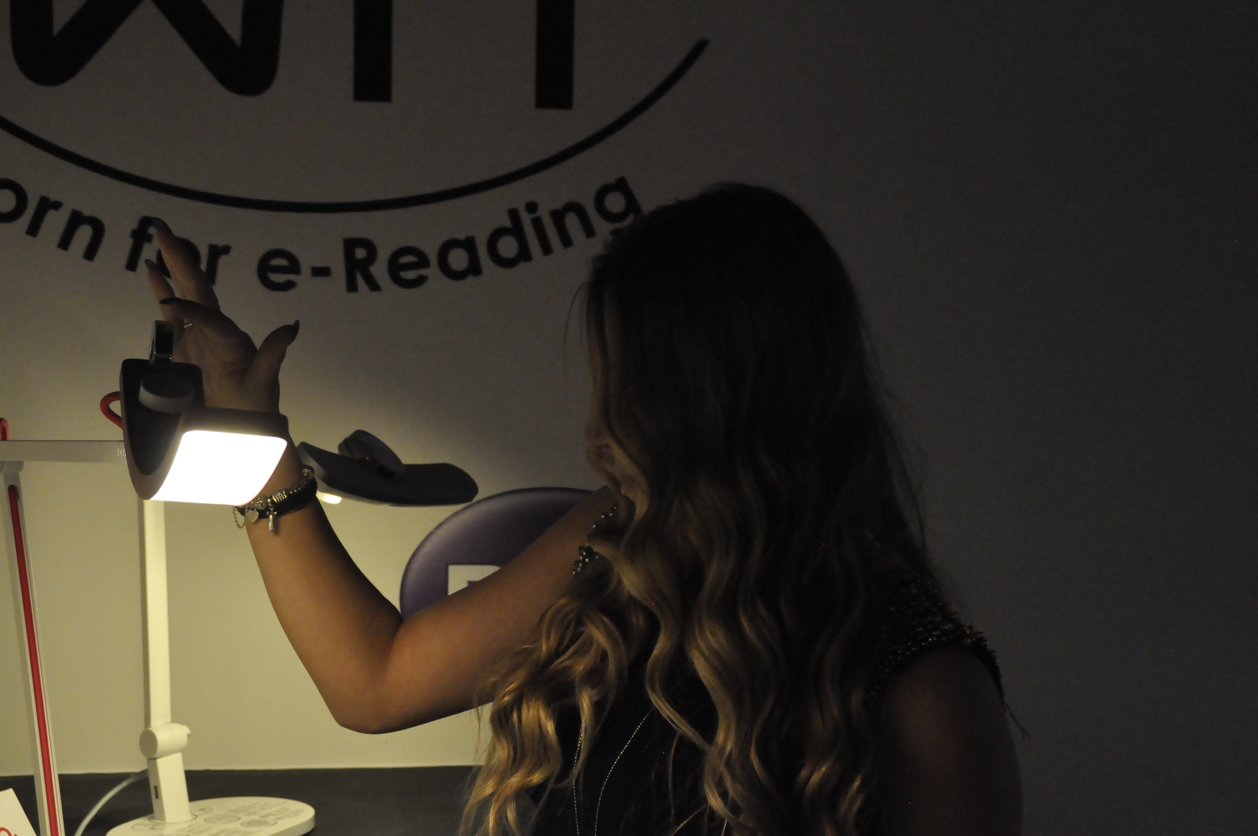 2017 年欧洲灯具展 QisDesign 展位设计-10