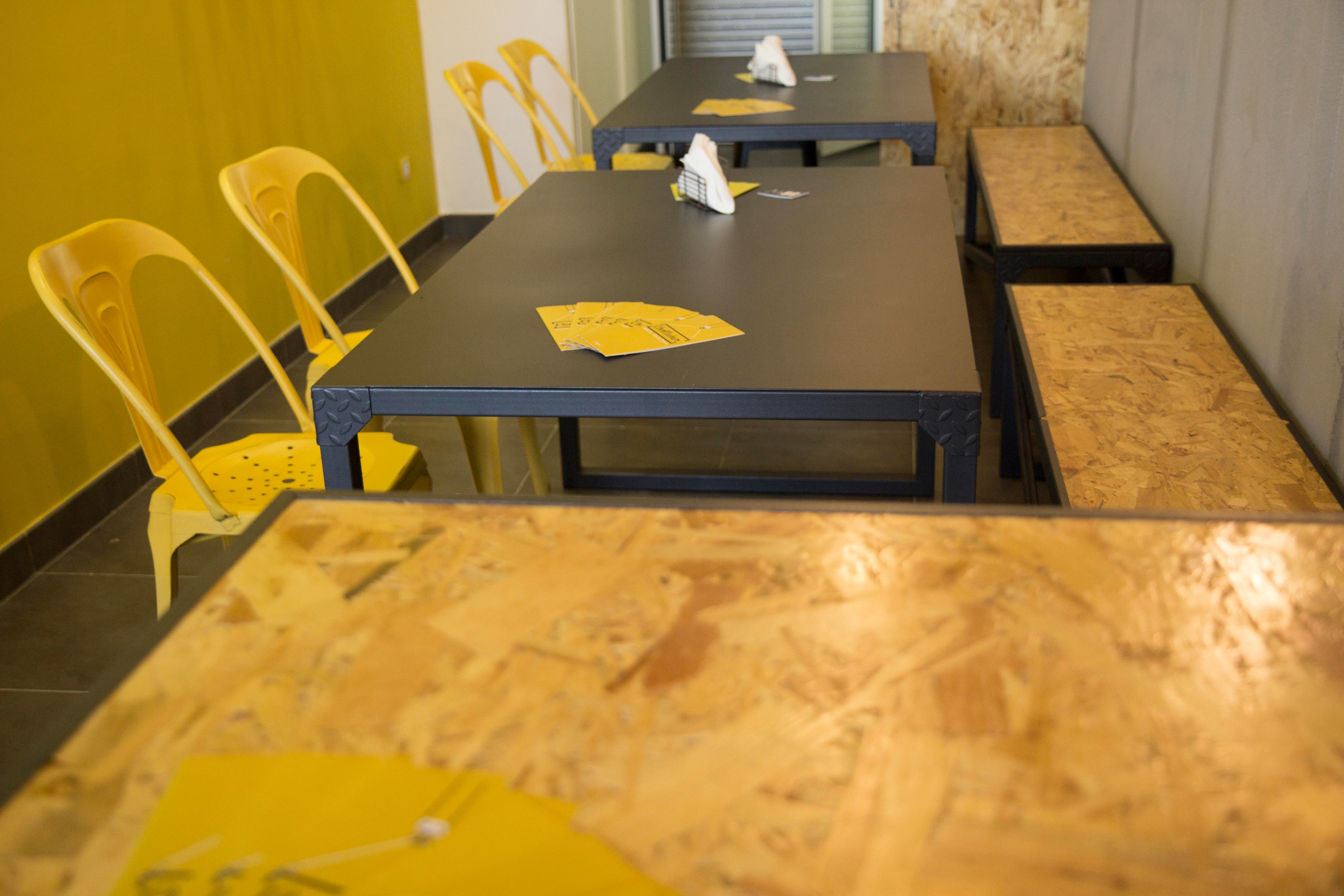 集装箱风格披萨店-10