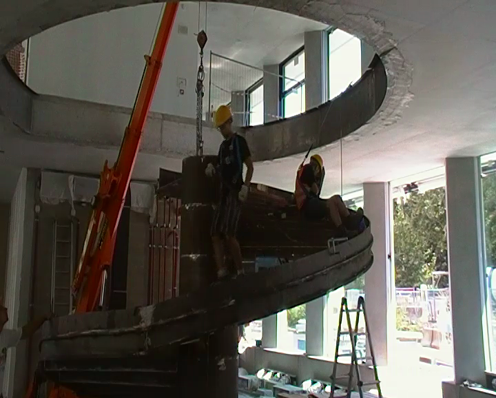 微软米兰新总部螺旋楼梯设计-46